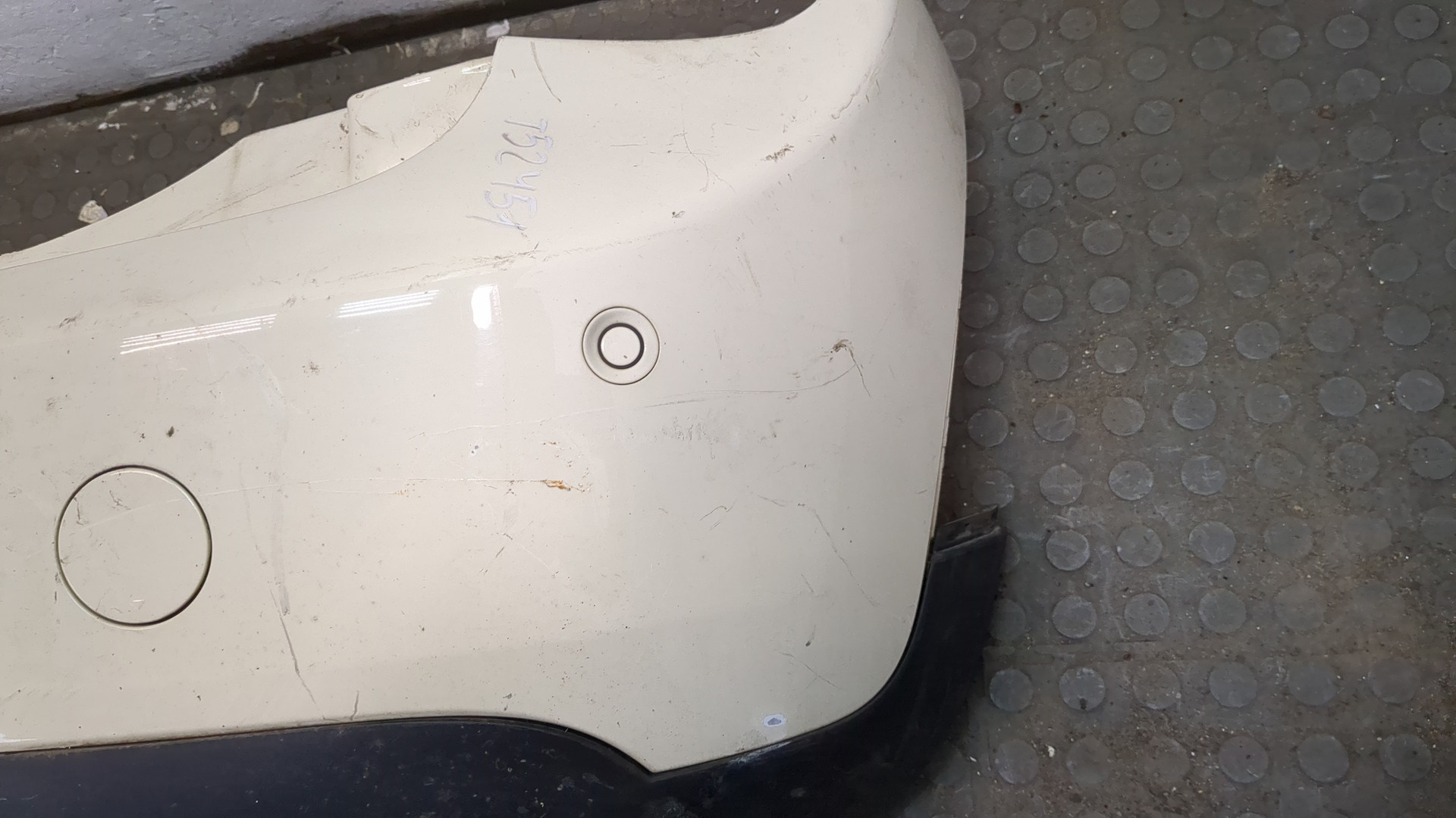 Бампер задний