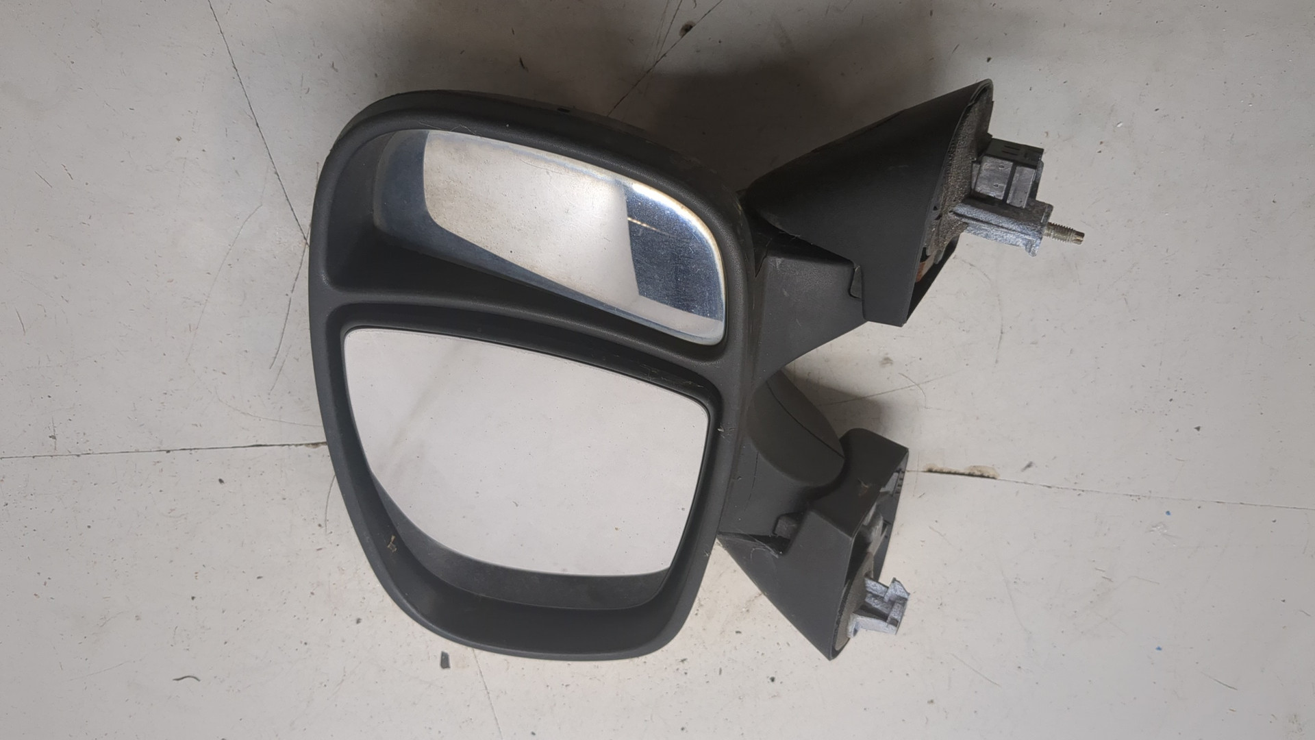 Зеркало правое электрическое