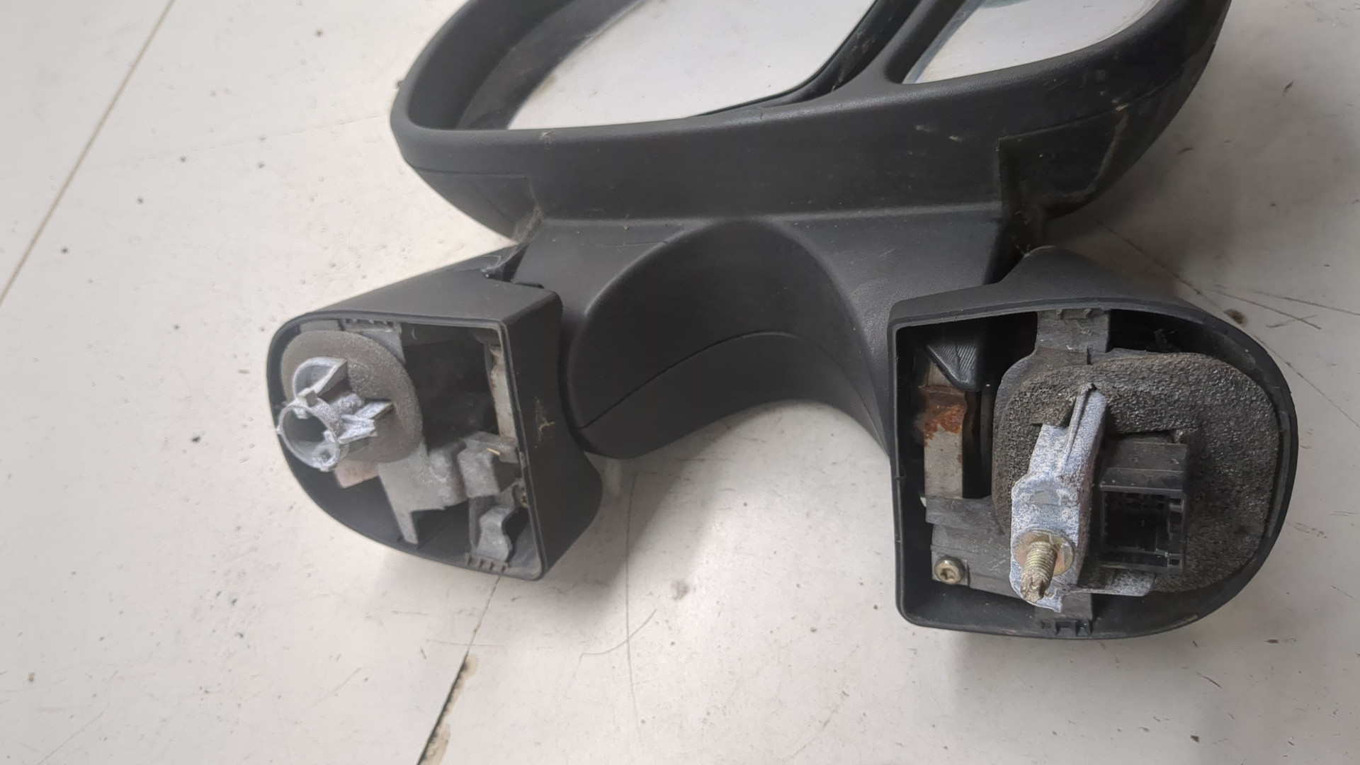 Зеркало правое электрическое