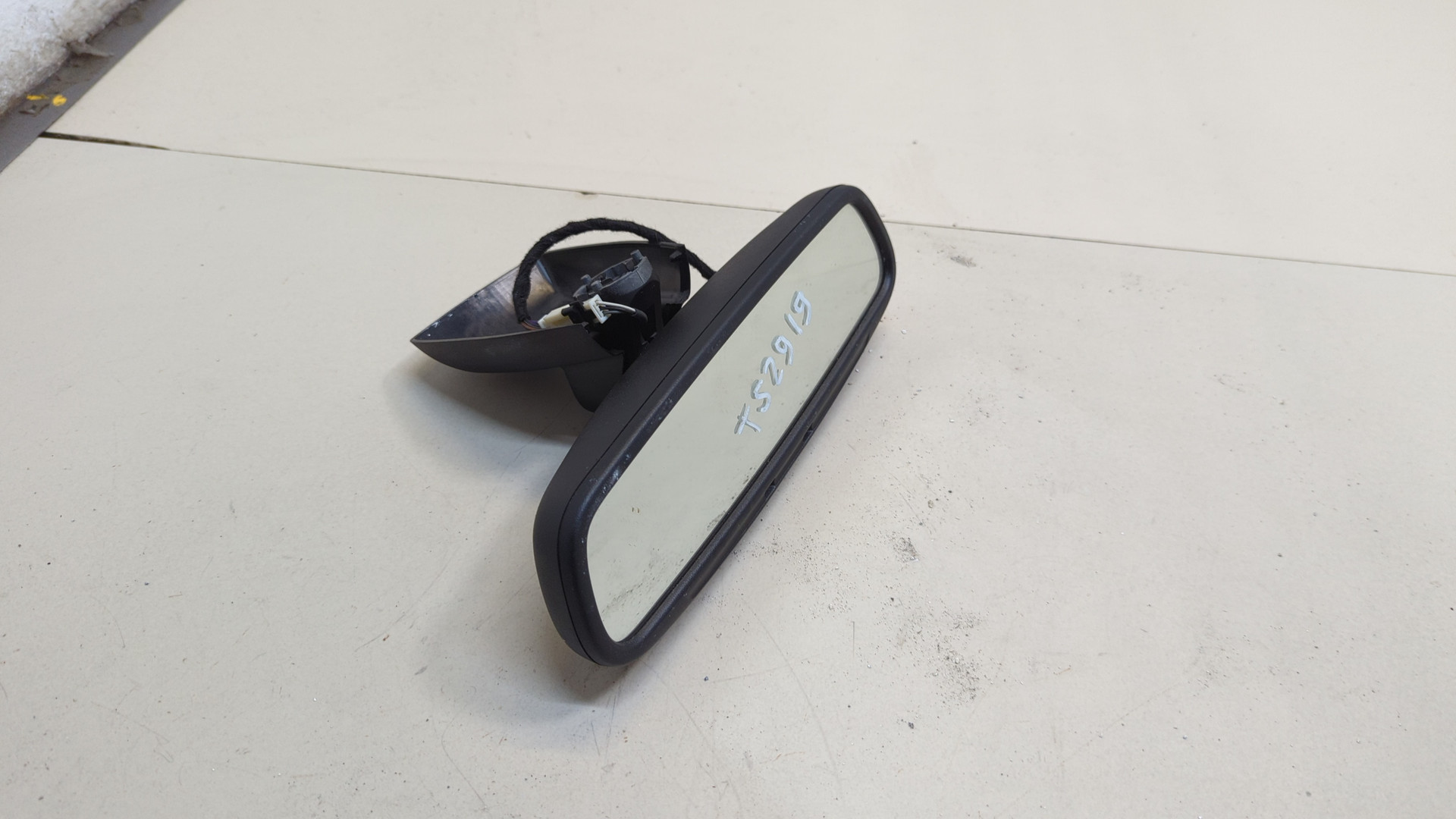 Зеркало заднего вида