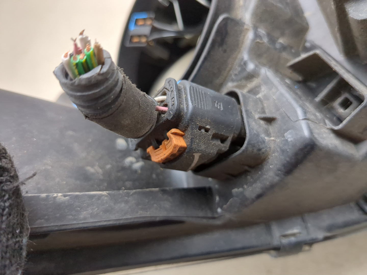 Фара правая