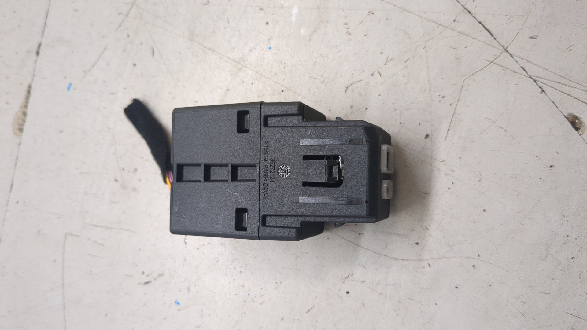 Гнездо AUX / USB IN