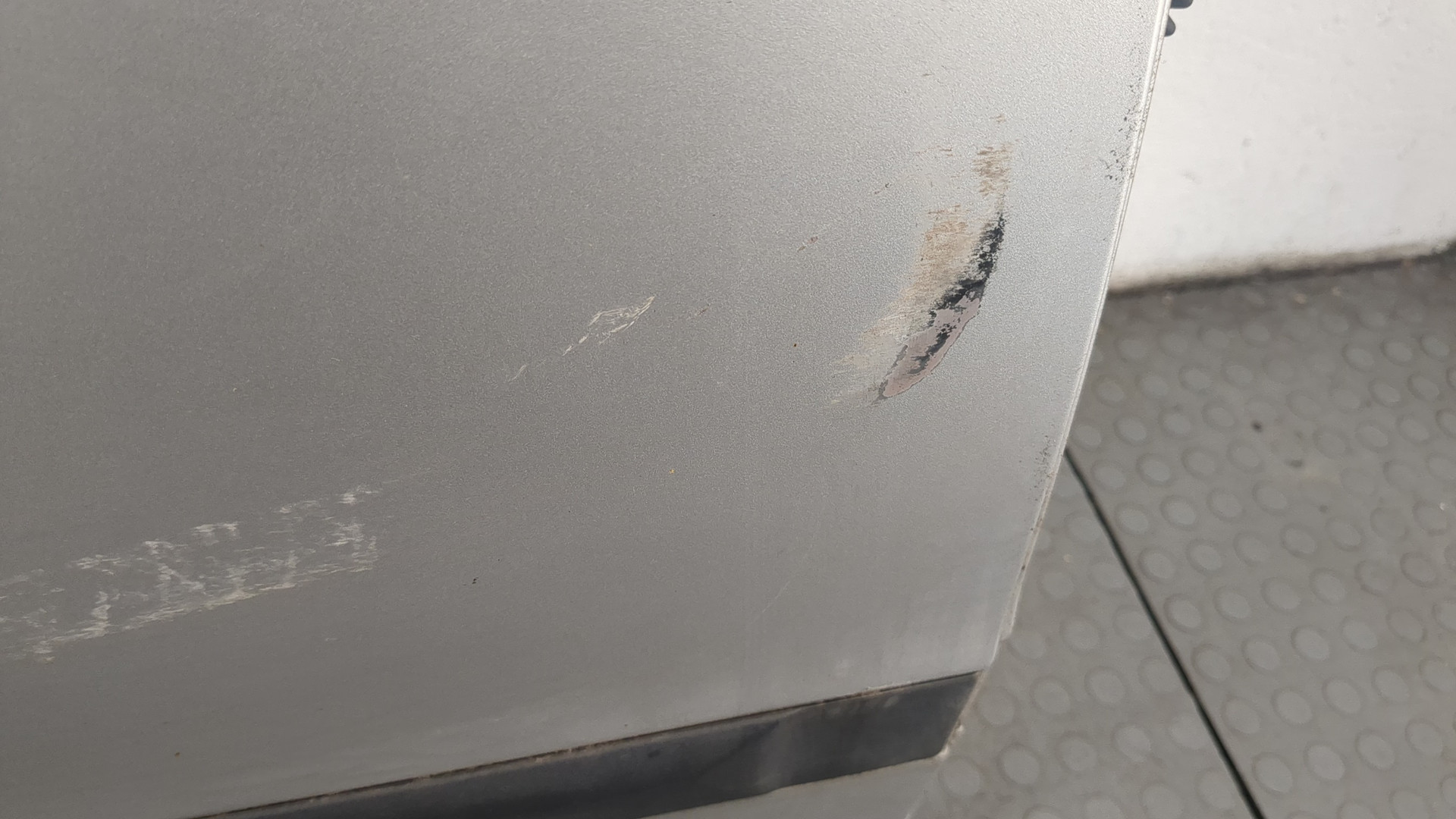 Дверь задняя правая