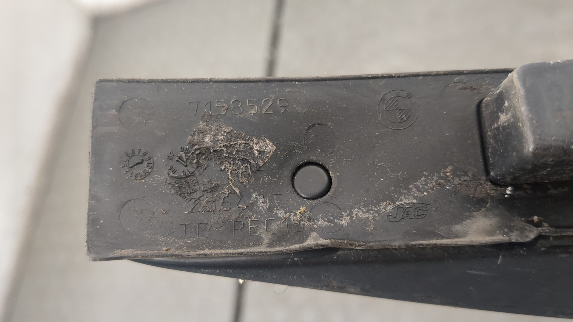 Рейлинг (релинг) левый (планка на крышу)