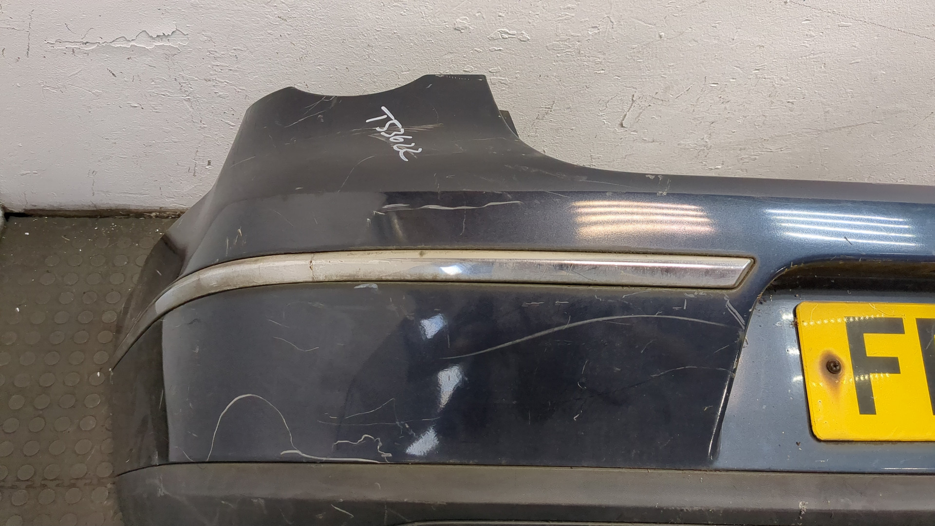 Бампер задний