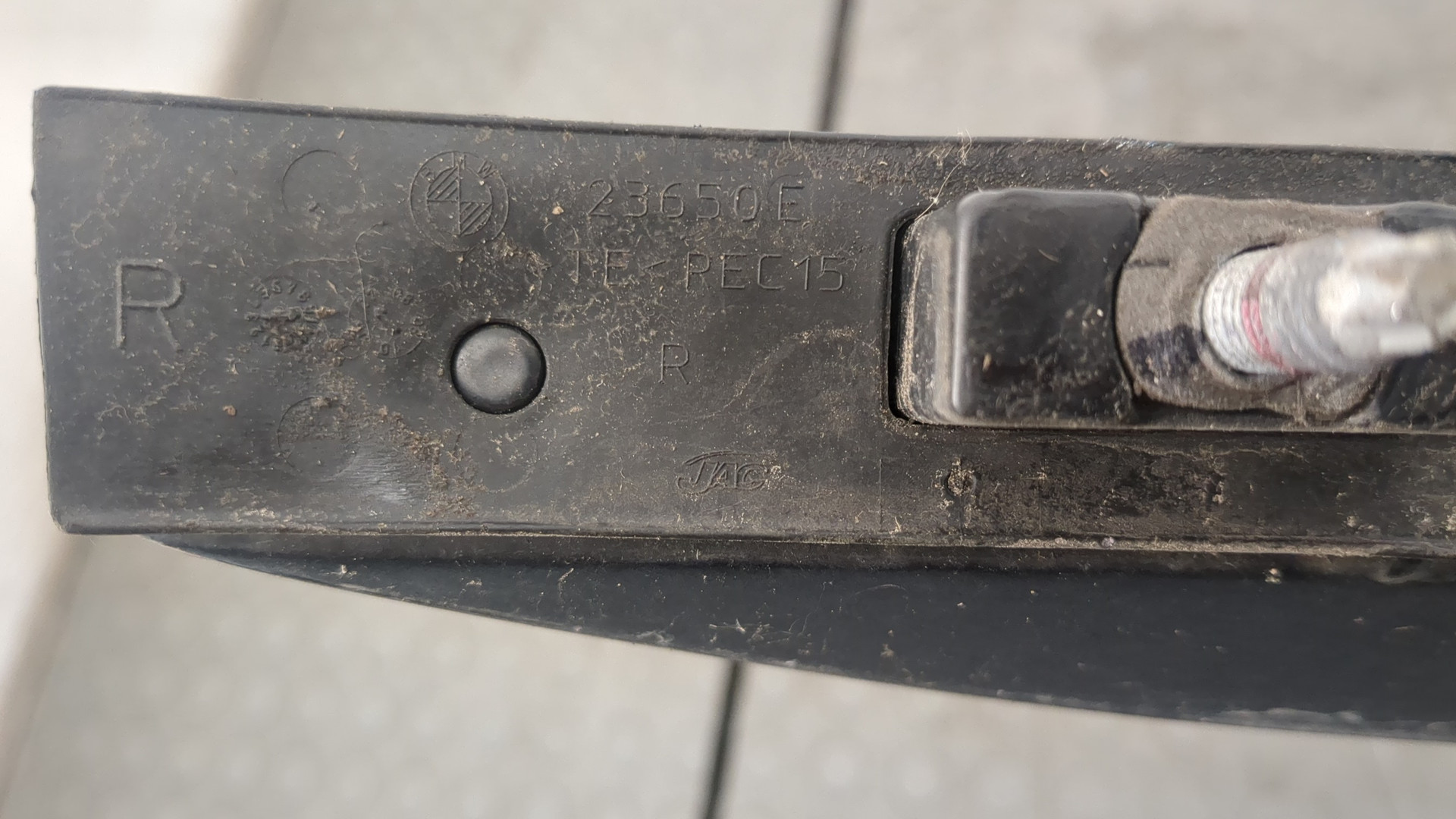 Рейлинг (релинг) правый (планка на крышу)