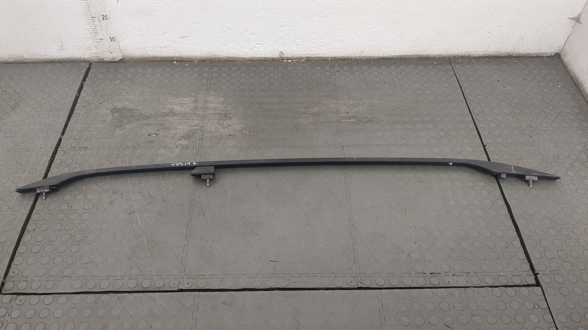 Рейлинг (релинг) правый (планка на крышу)