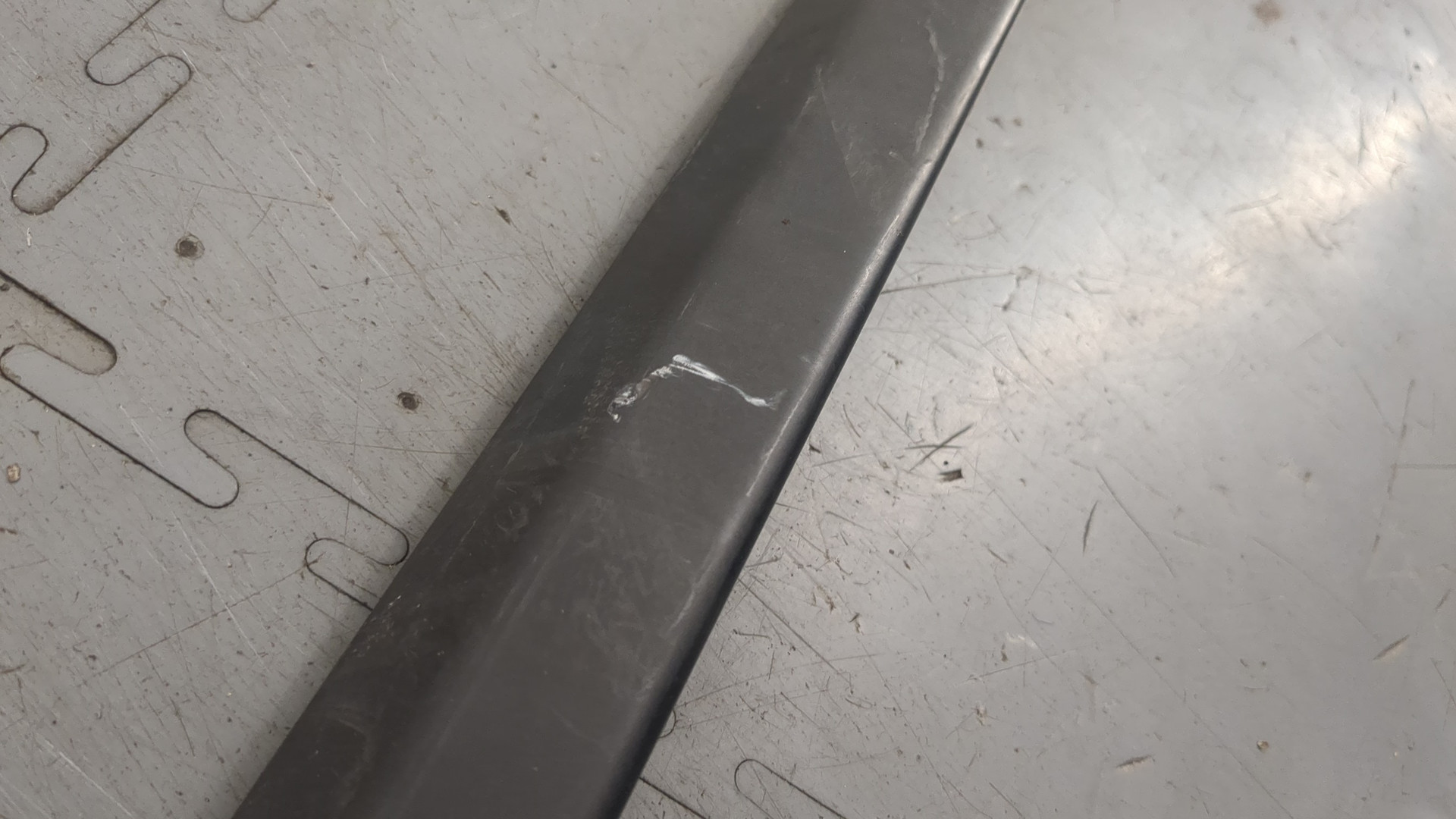 Рейлинг (релинг) правый (планка на крышу)