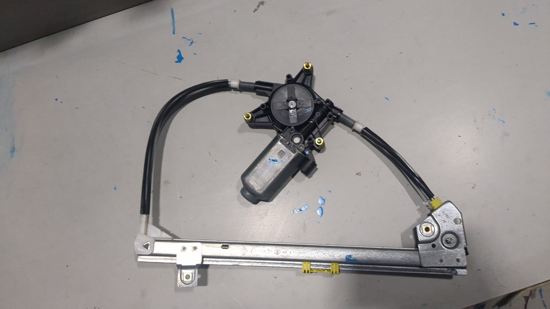 Стеклоподъемник электр. задний левый