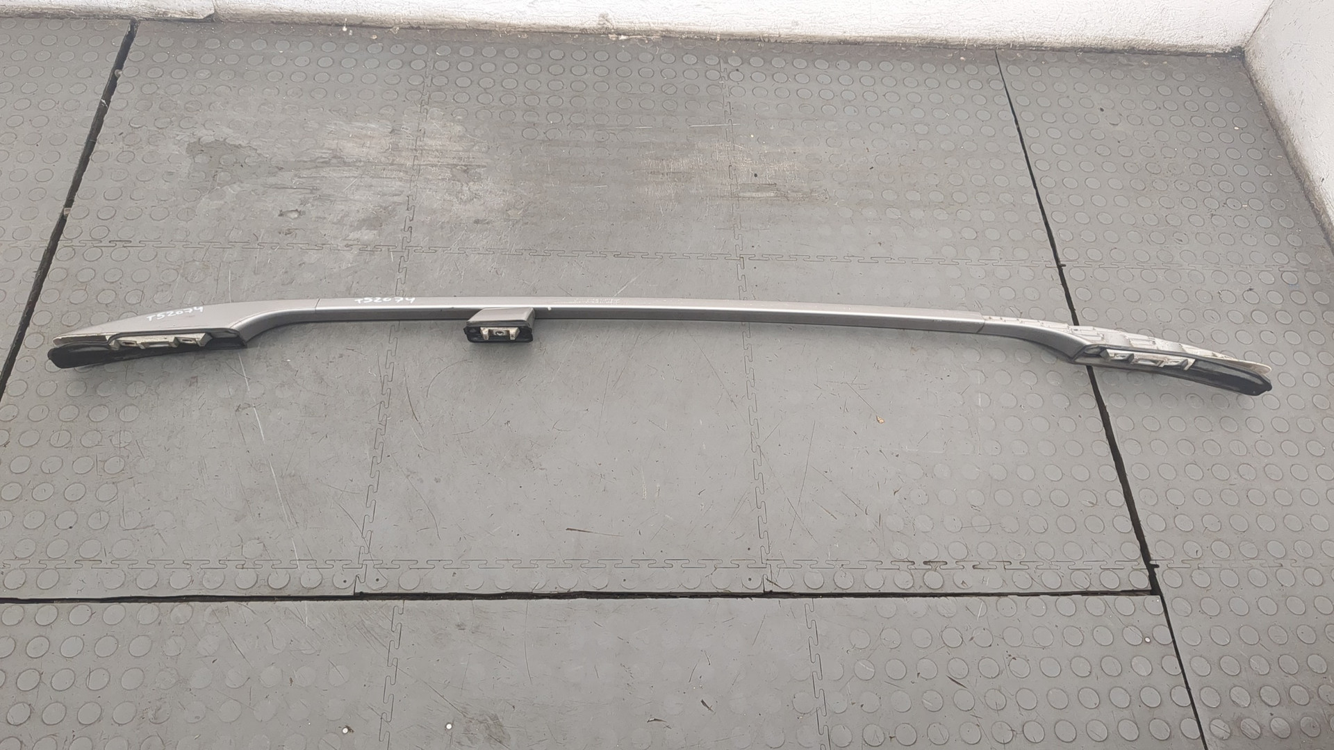 Рейлинг (релинг) правый (планка на крышу)