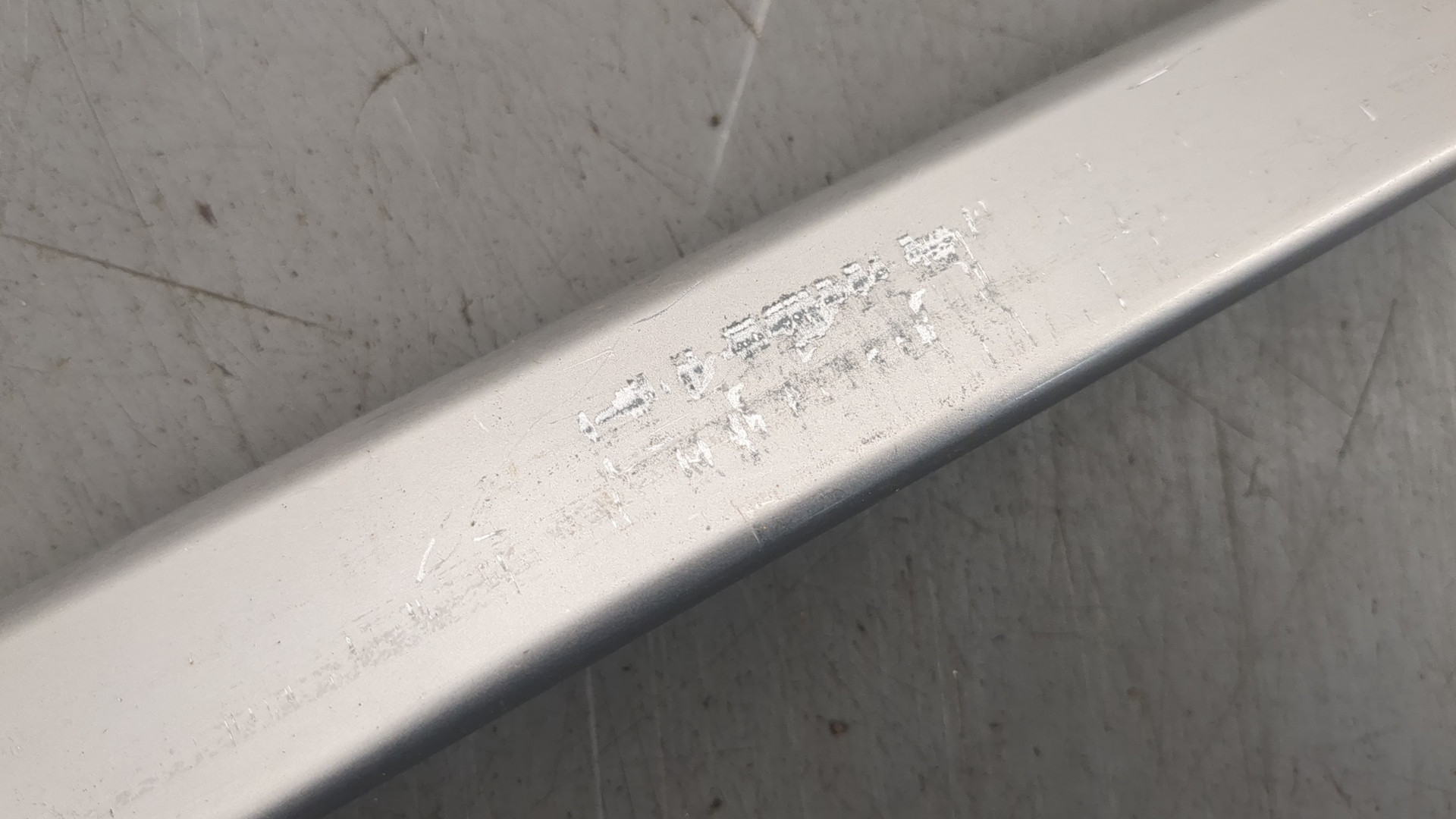 Рейлинг (релинг) правый (планка на крышу)