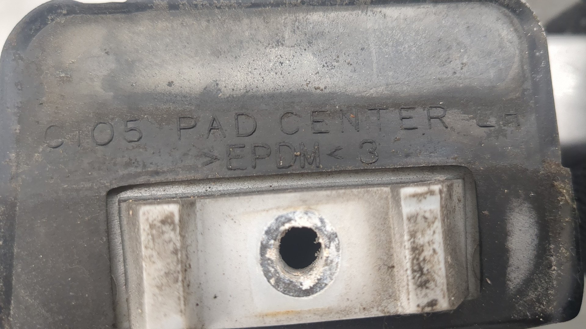 Рейлинг (релинг) левый (планка на крышу)