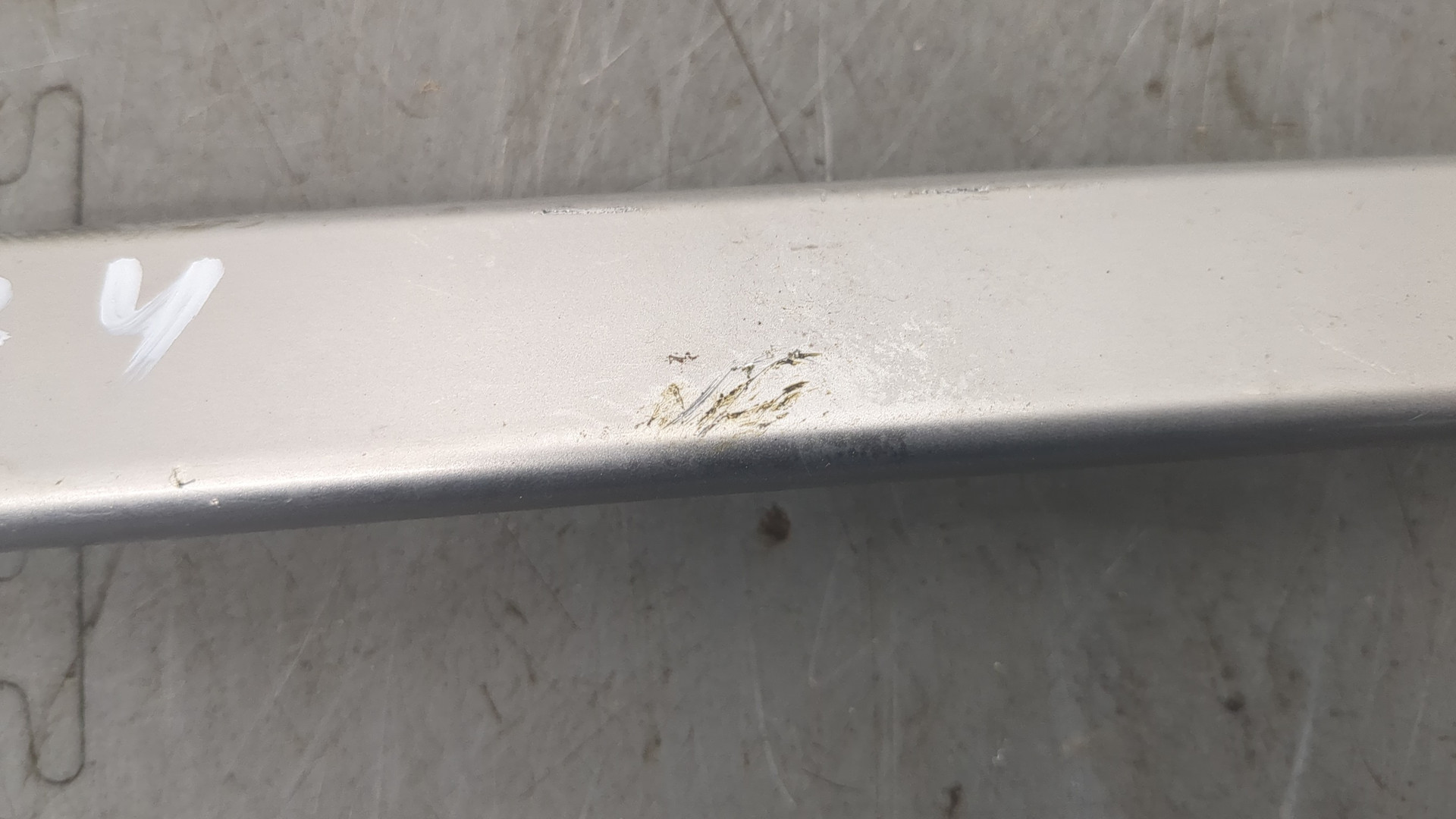 Рейлинг (релинг) левый (планка на крышу)