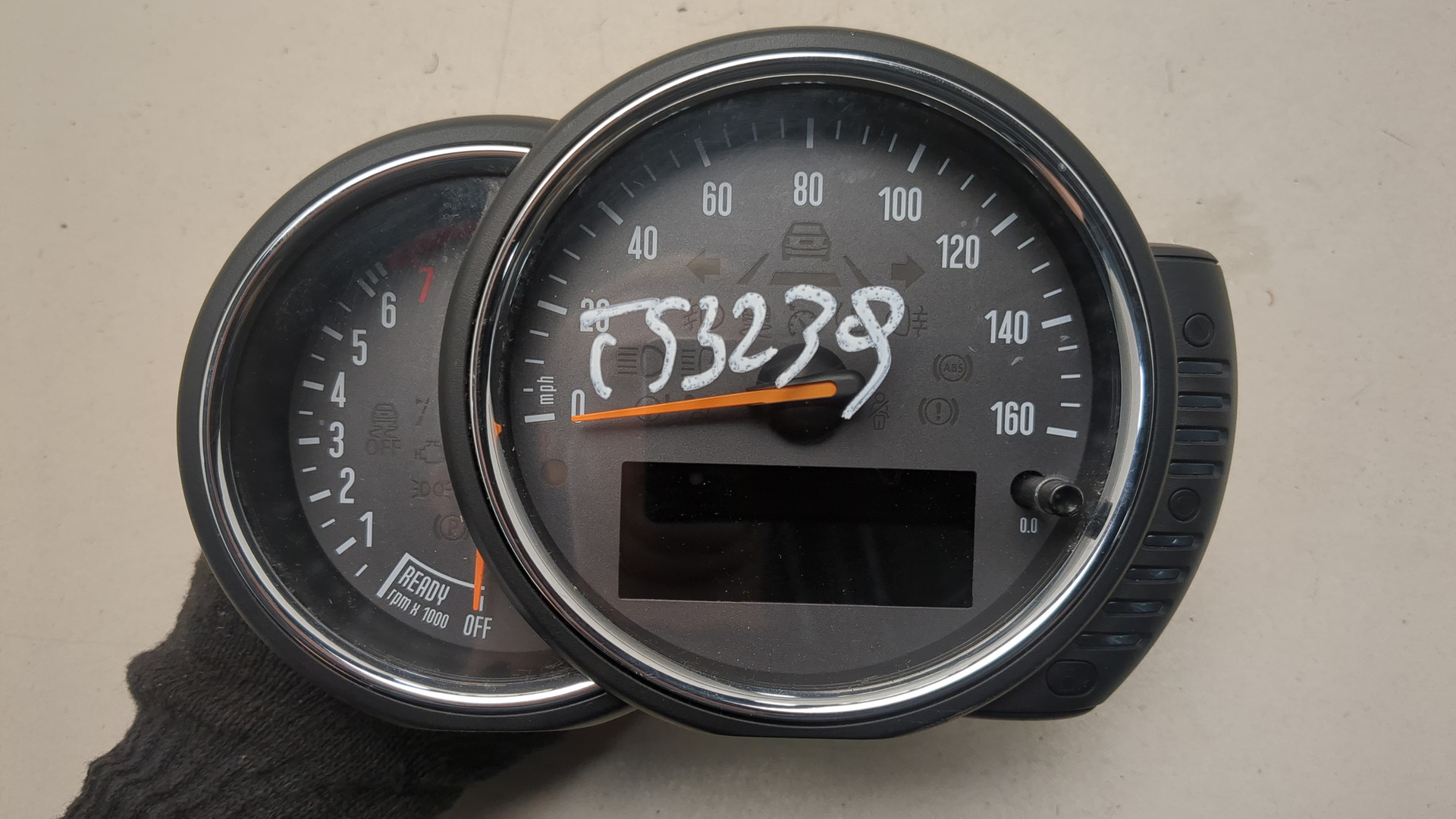 Панель приборов