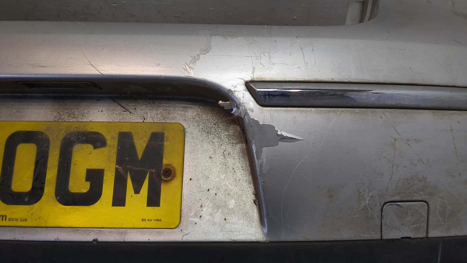 Бампер задний