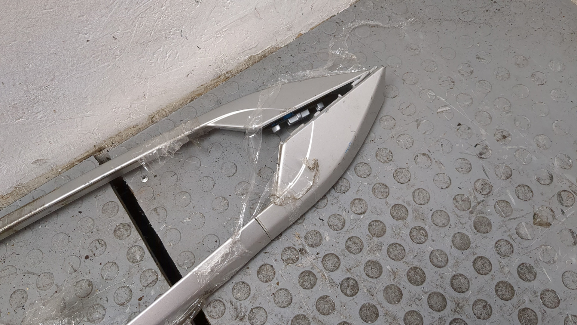 Рейлинги (релинг) к-кт (планки на крышу)