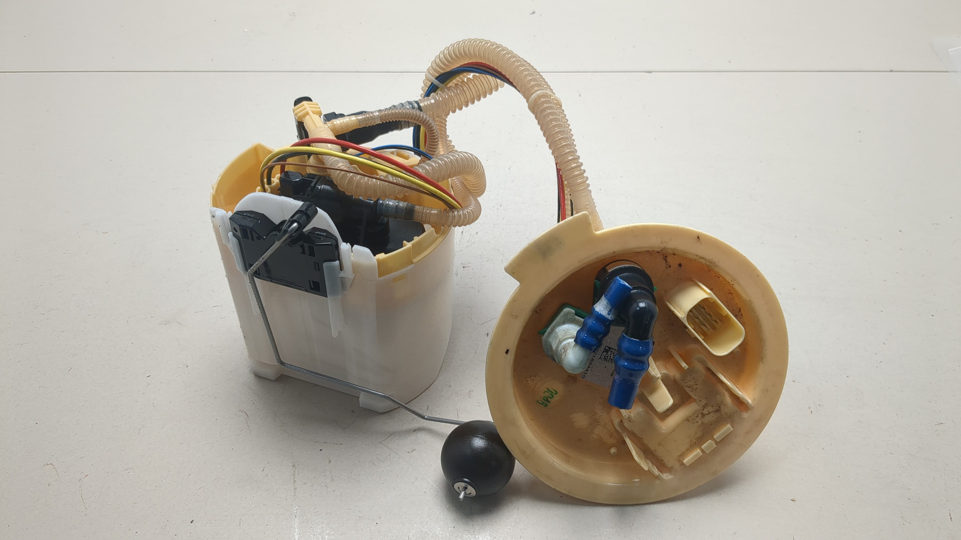 Насос топливный электрический