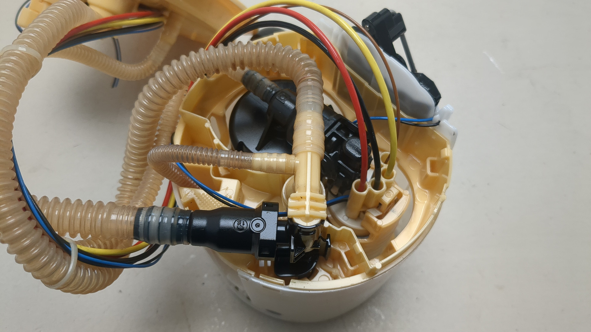 Насос топливный электрический