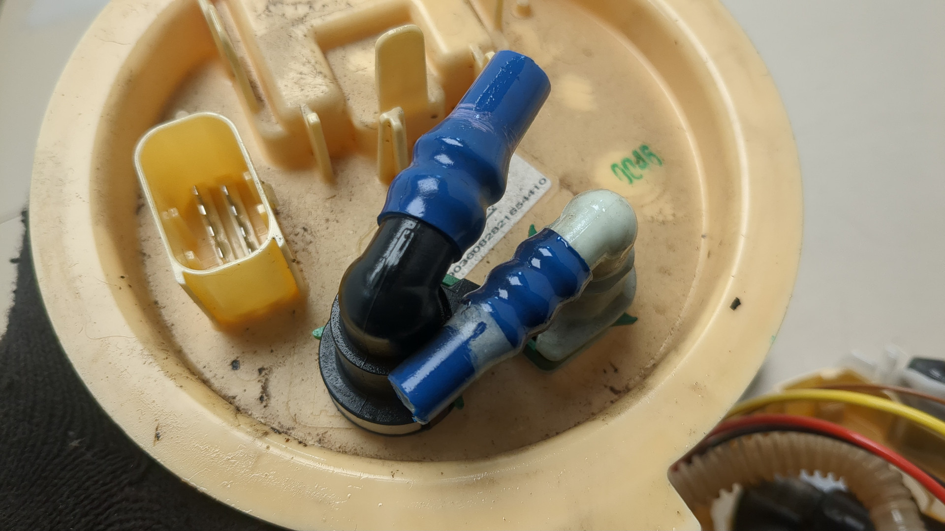 Насос топливный электрический