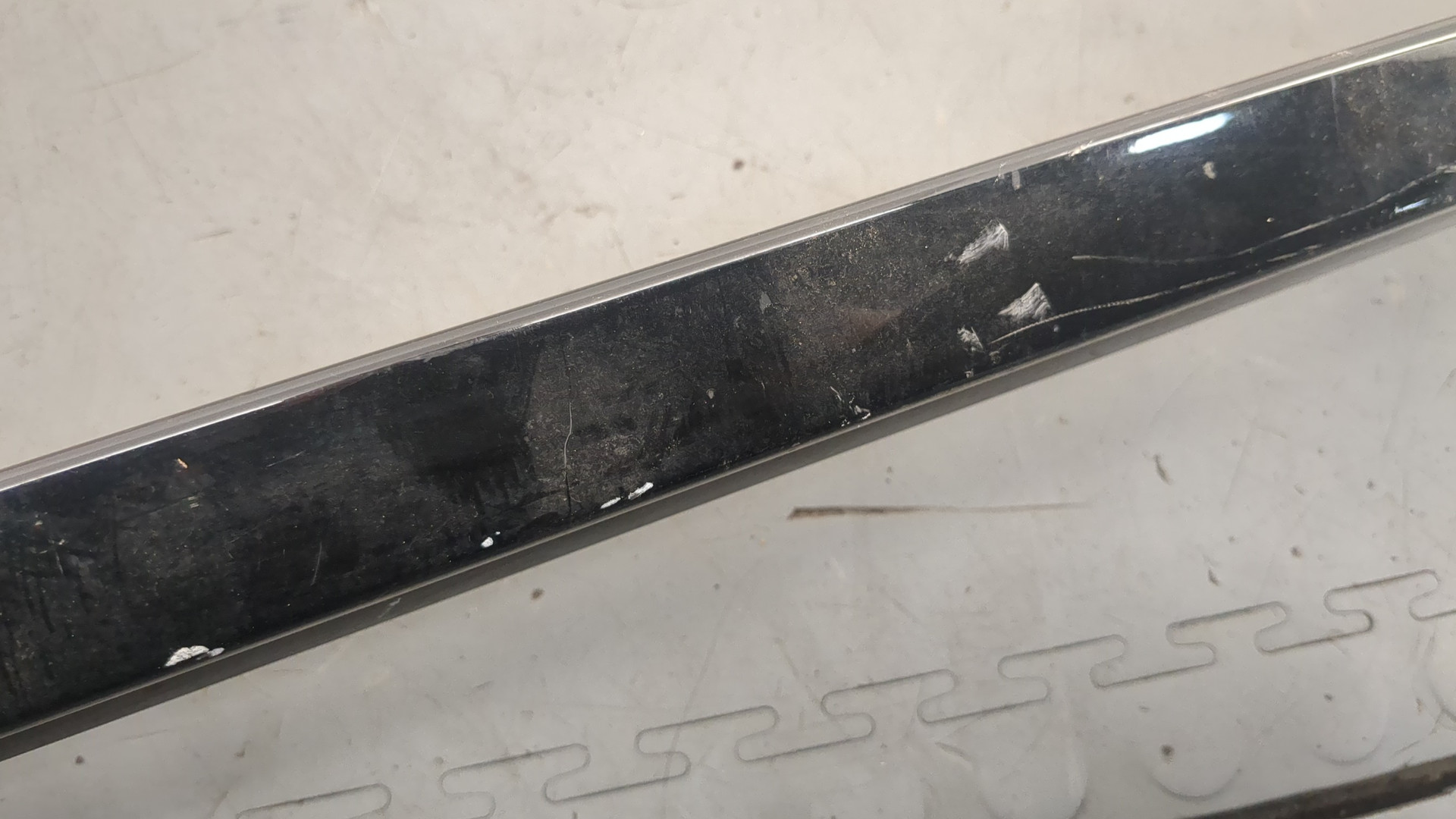 Рейлинг (релинг) левый (планка на крышу)