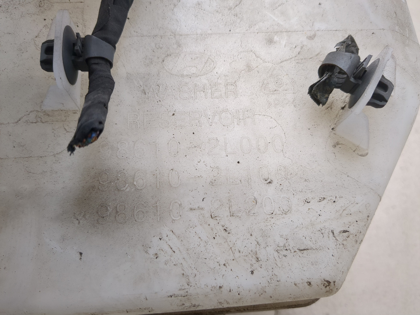 Бачок омывателя лобового стекла