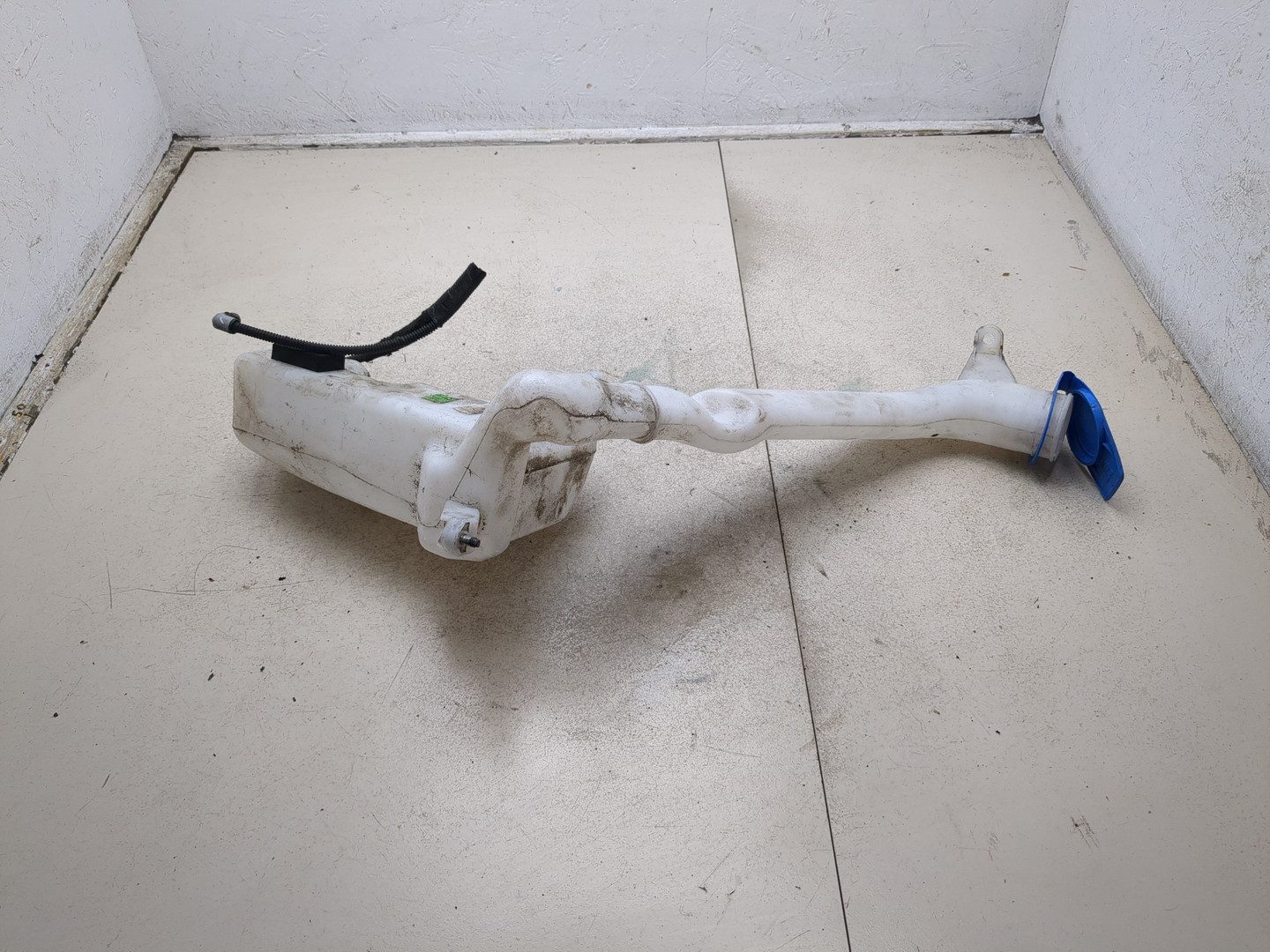 Бачок омывателя лобового стекла