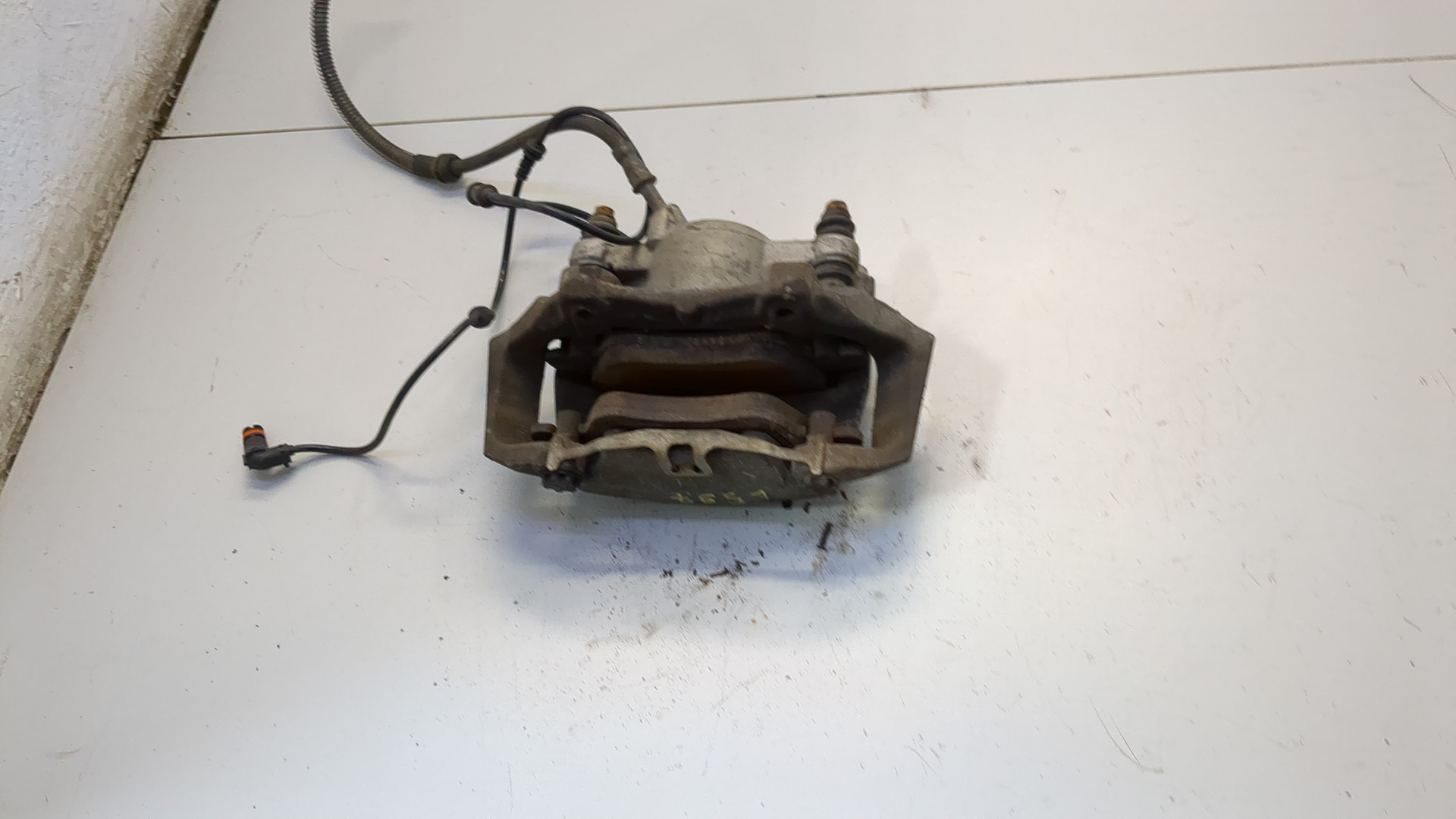 Суппорт передний правый