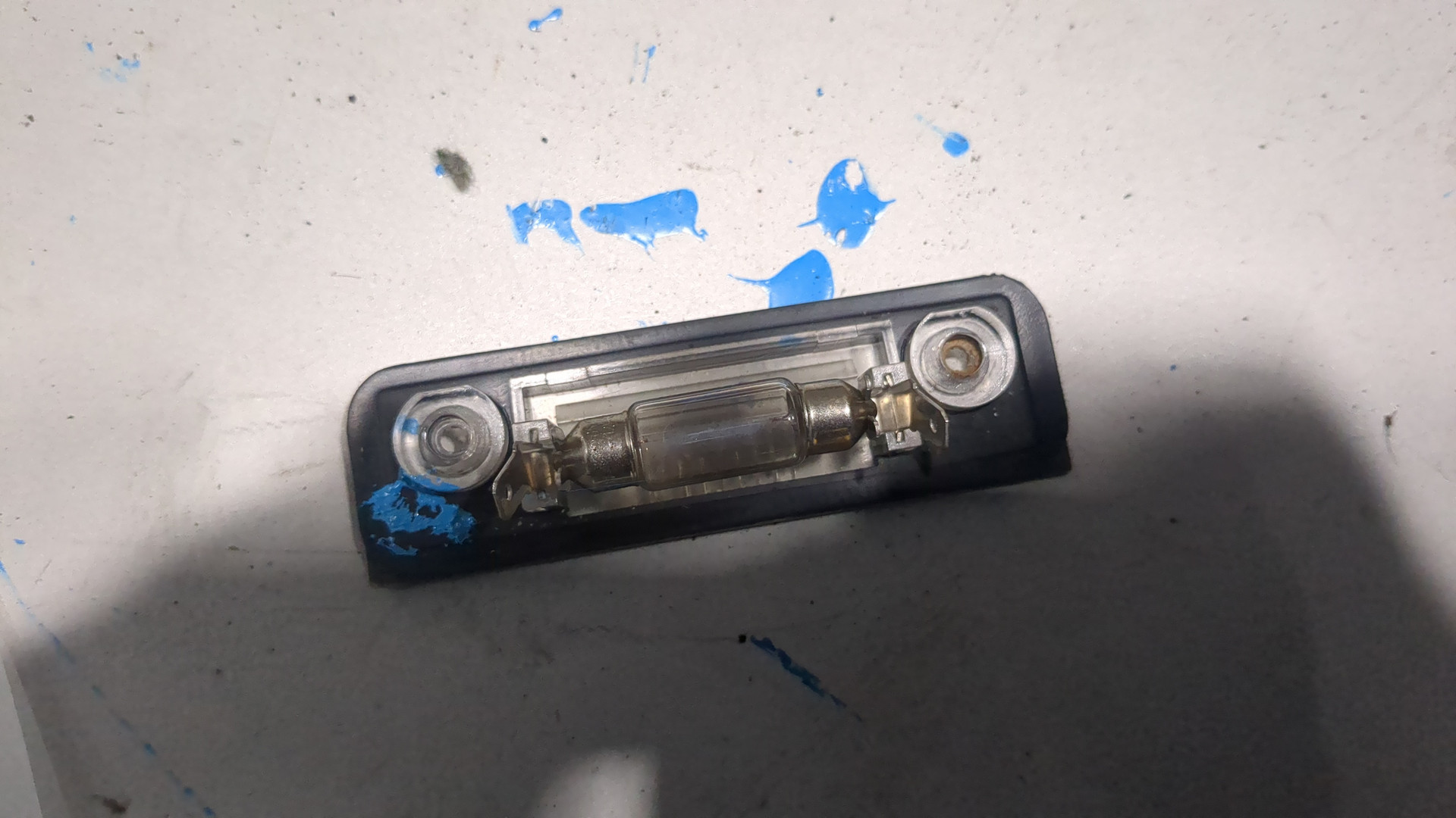 Фонарь подсветки номера