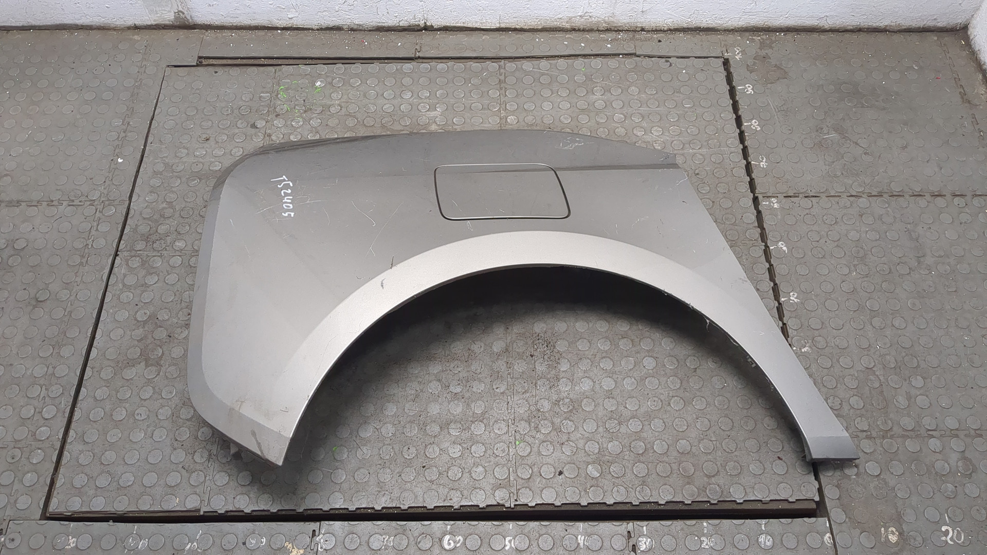 Крыло заднее правое