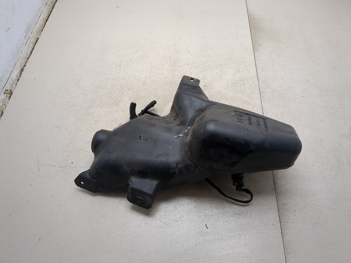 Бачок омывателя лобового стекла