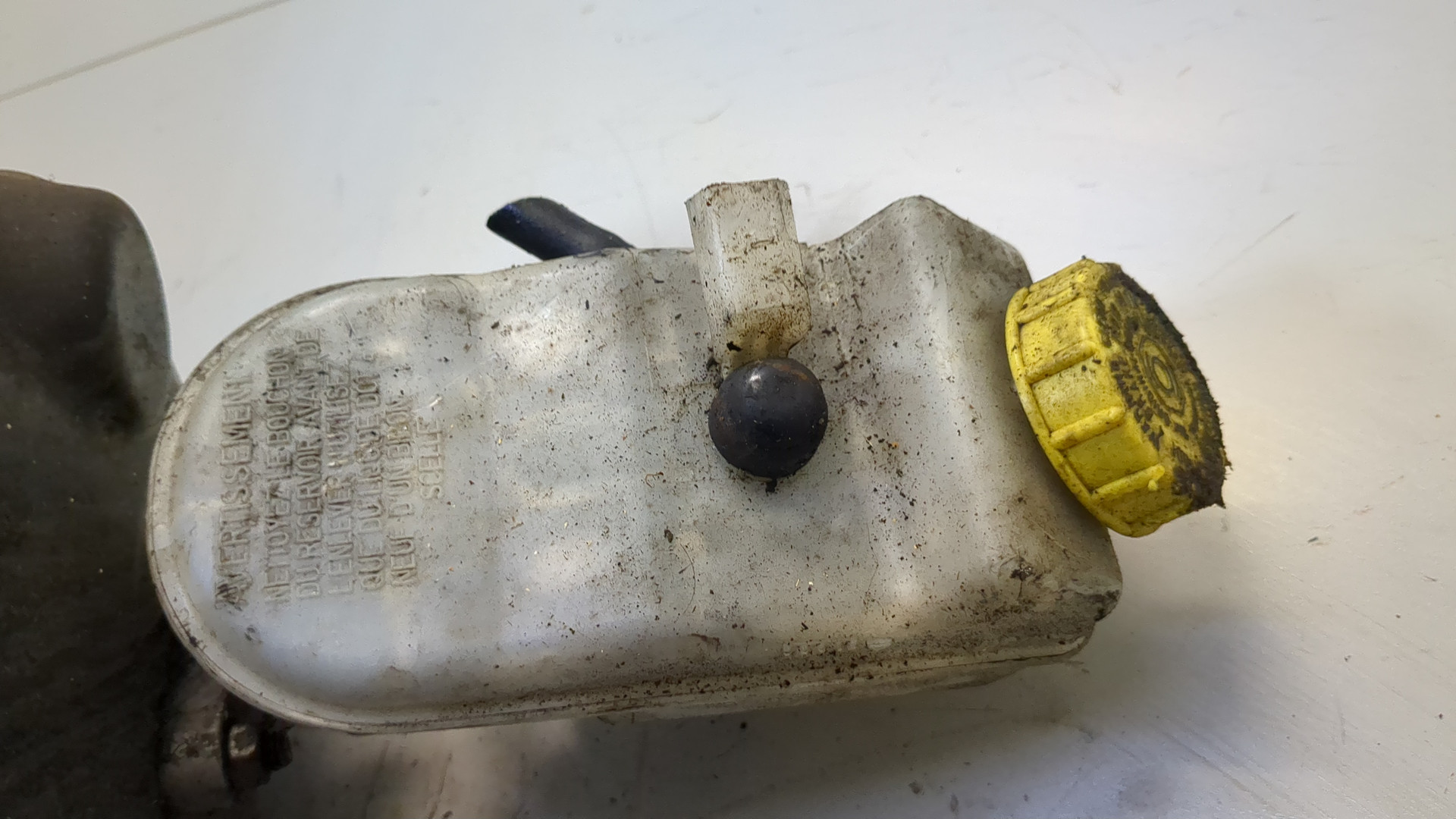 Цилиндр тормозной главный