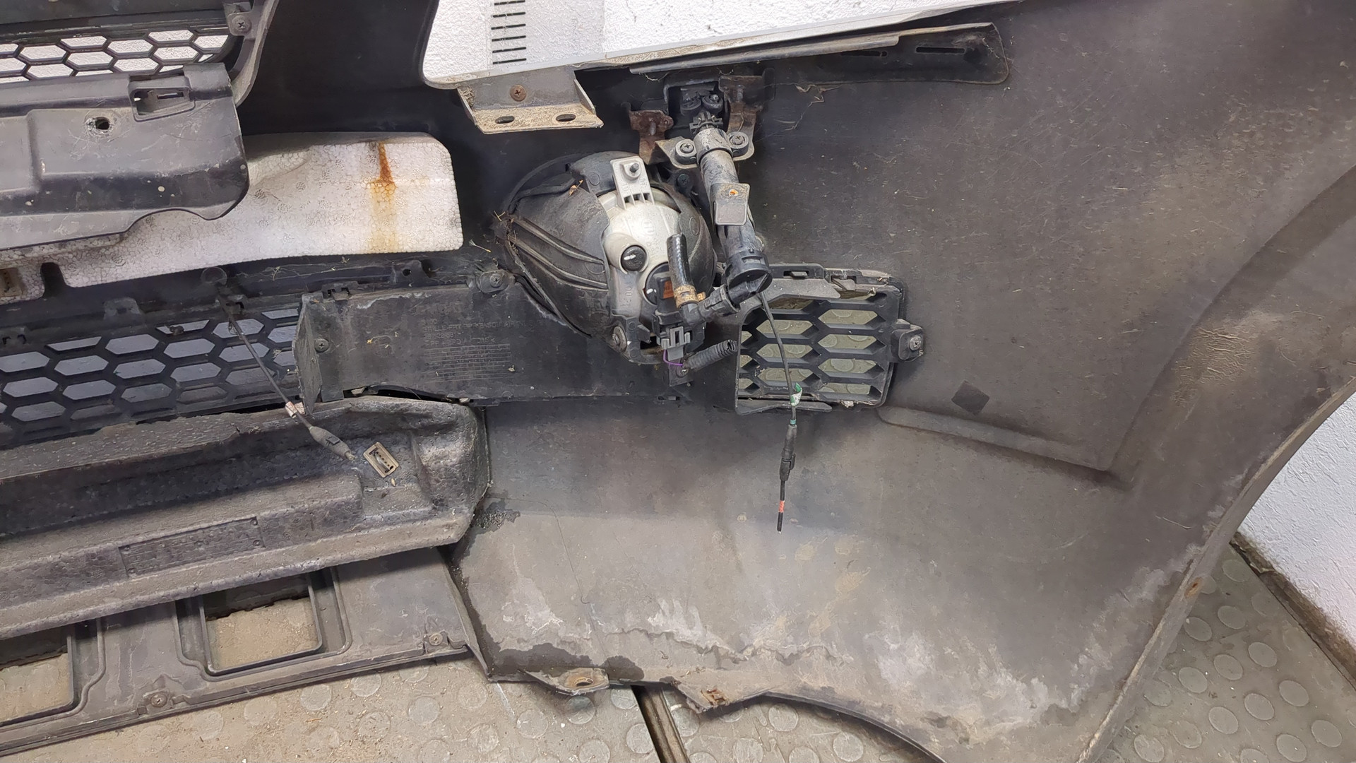 Бампер передний