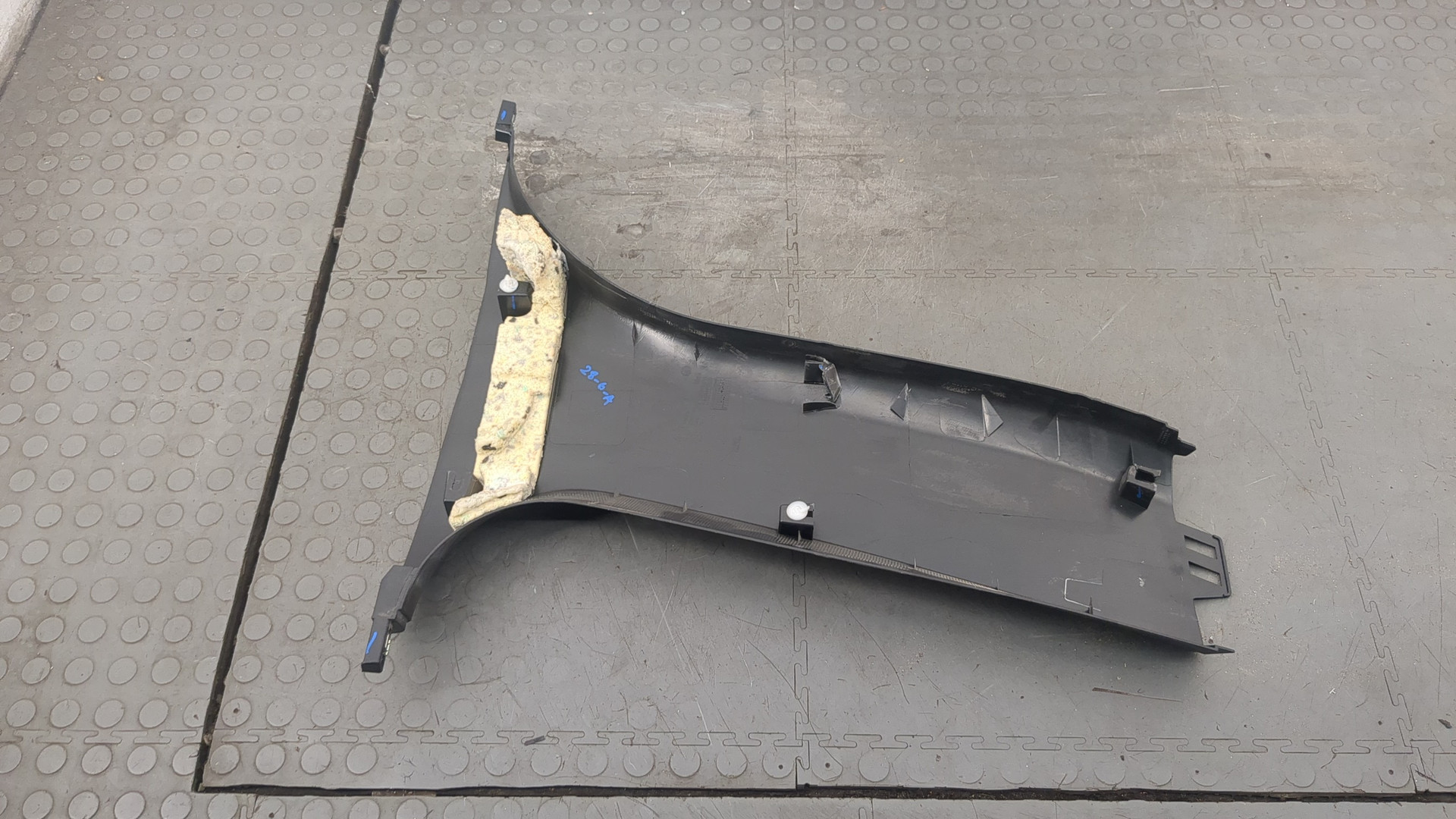 Обшивка стойки