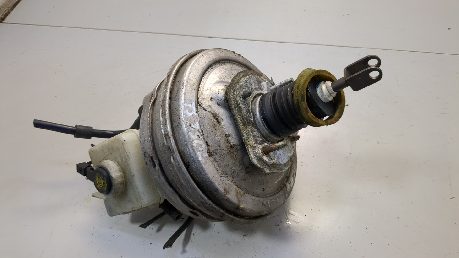 Цилиндр тормозной главный