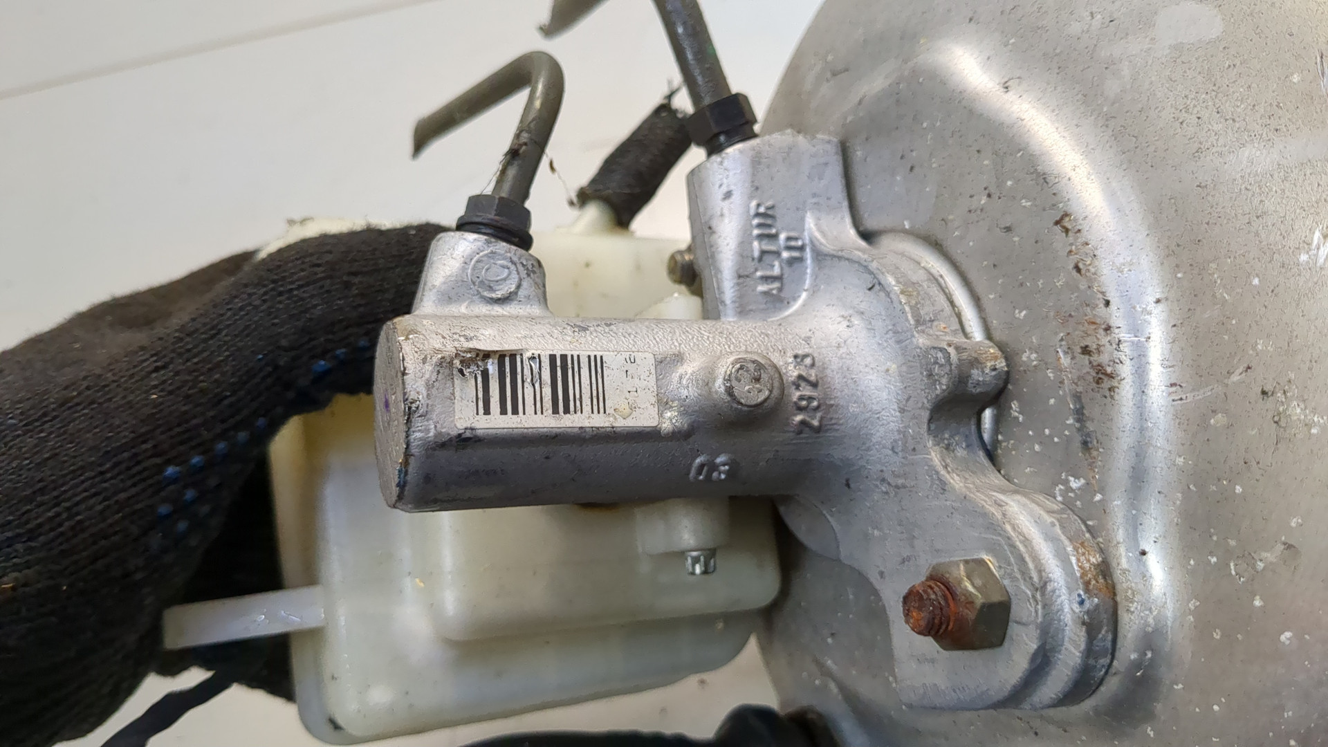 Цилиндр тормозной главный