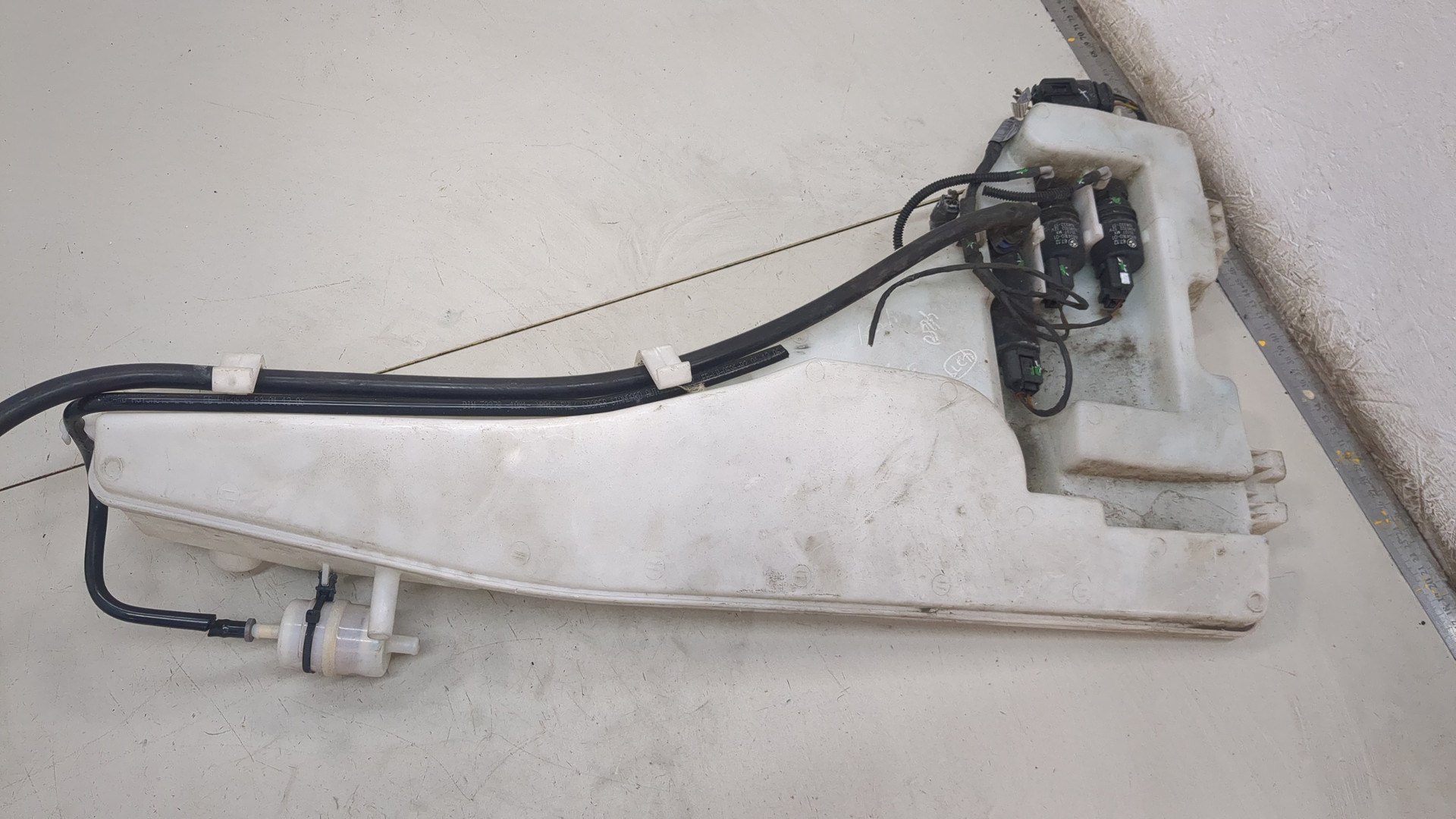 Бачок омывателя лобового стекла