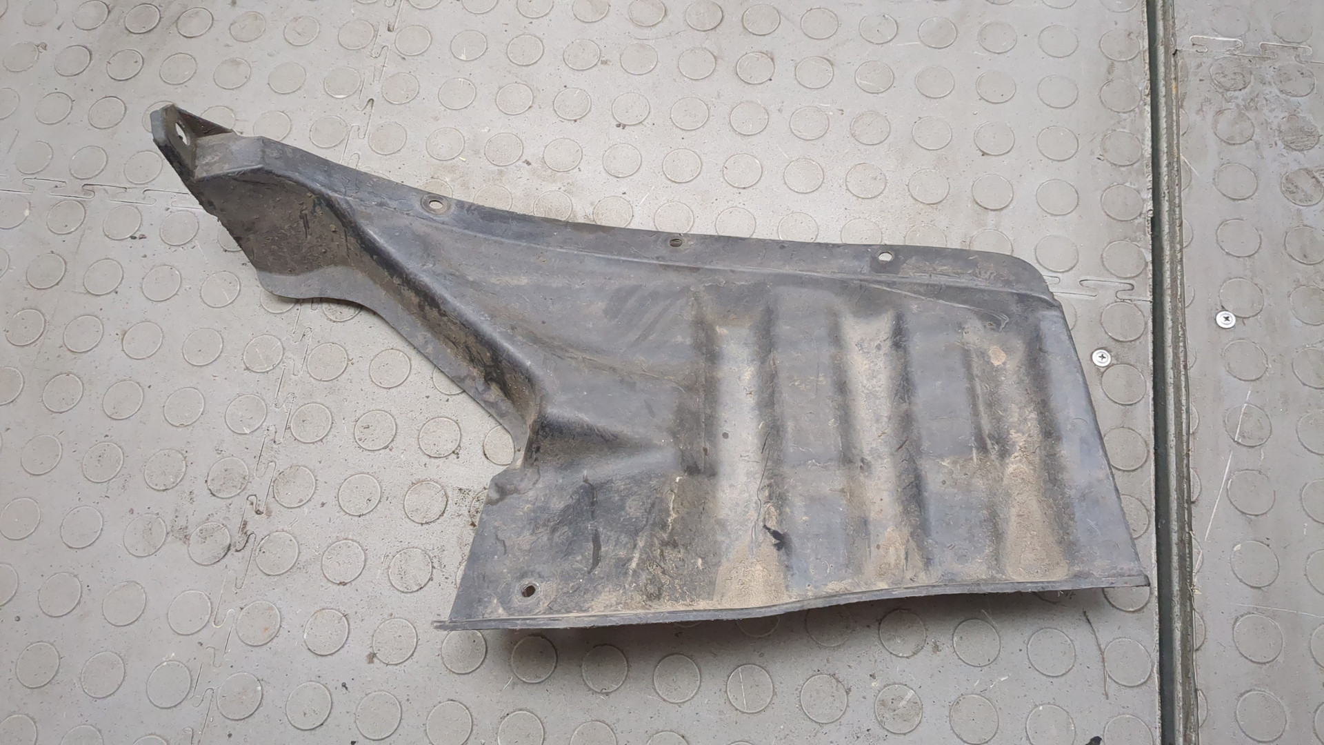 Локер передний правый