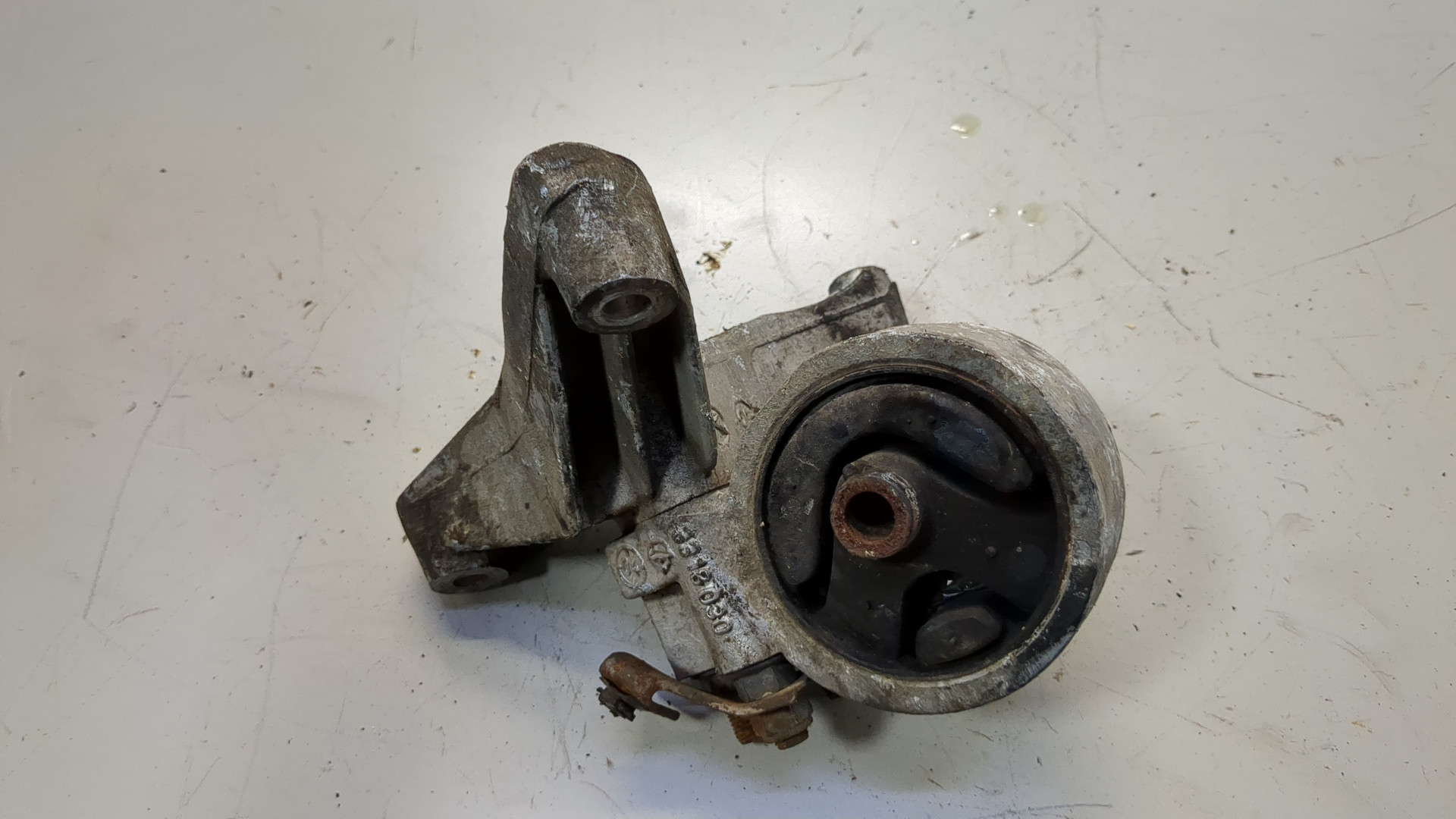 Опора двигателя