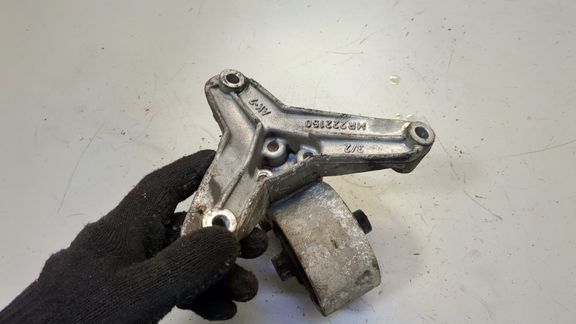 Опора двигателя