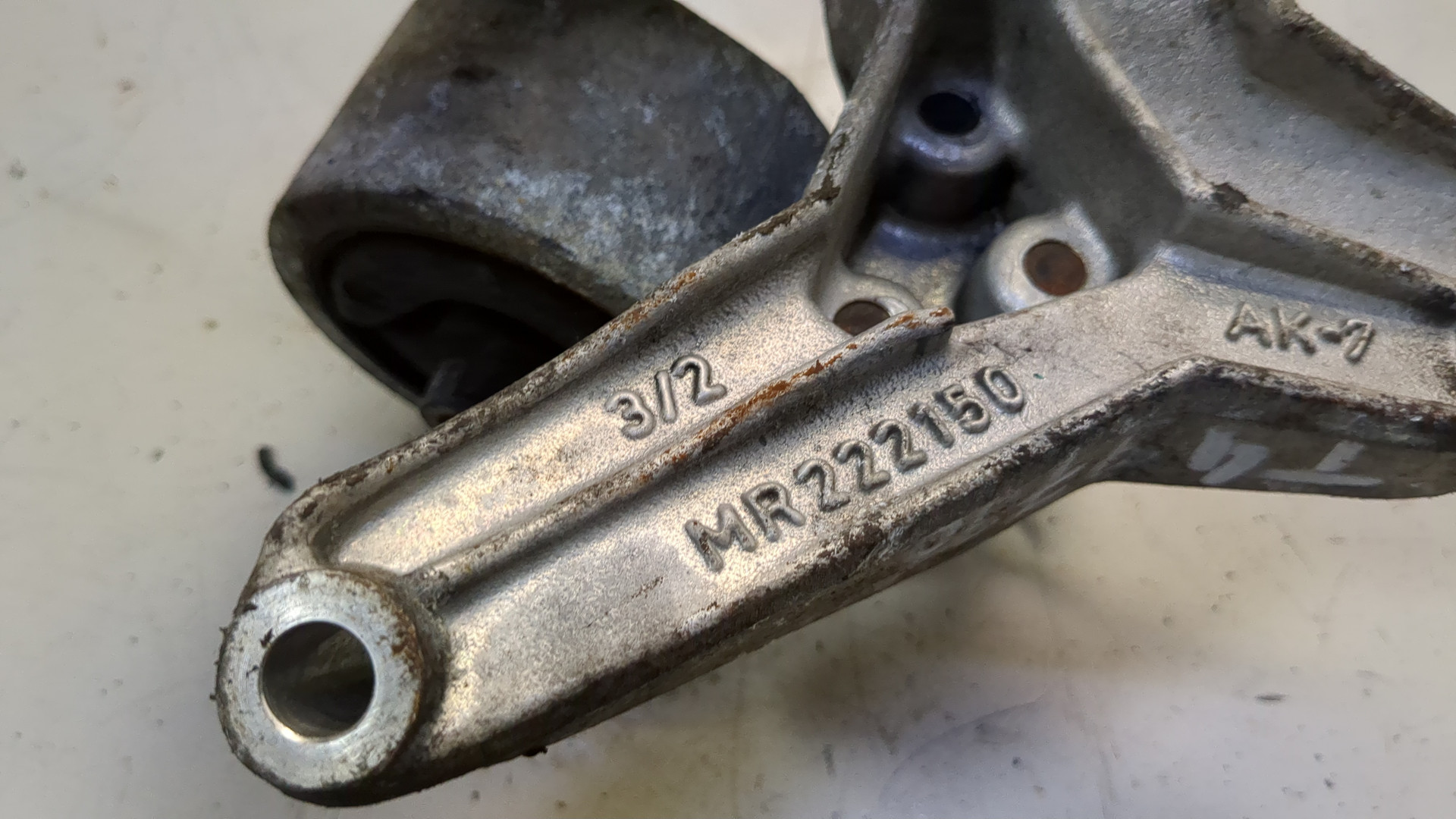 Опора двигателя