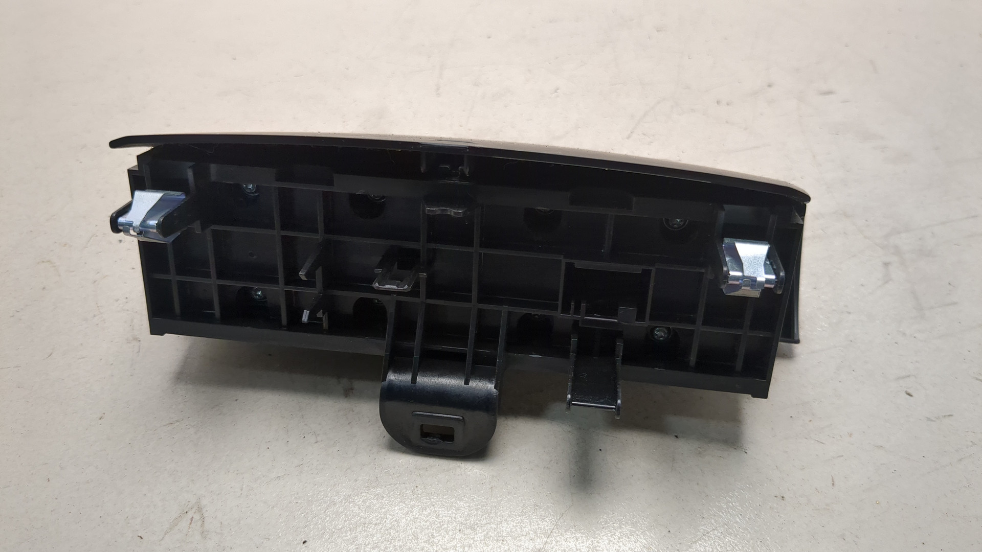 Кнопка запуска двигателя