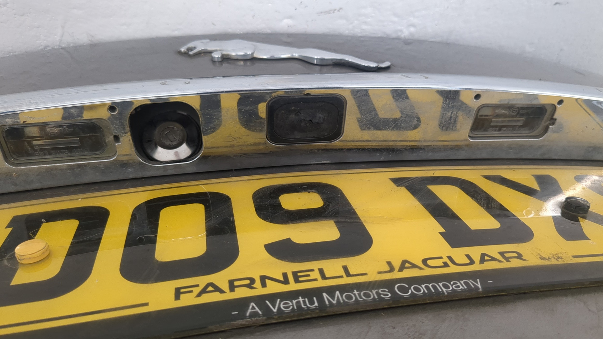 Дверь багажника