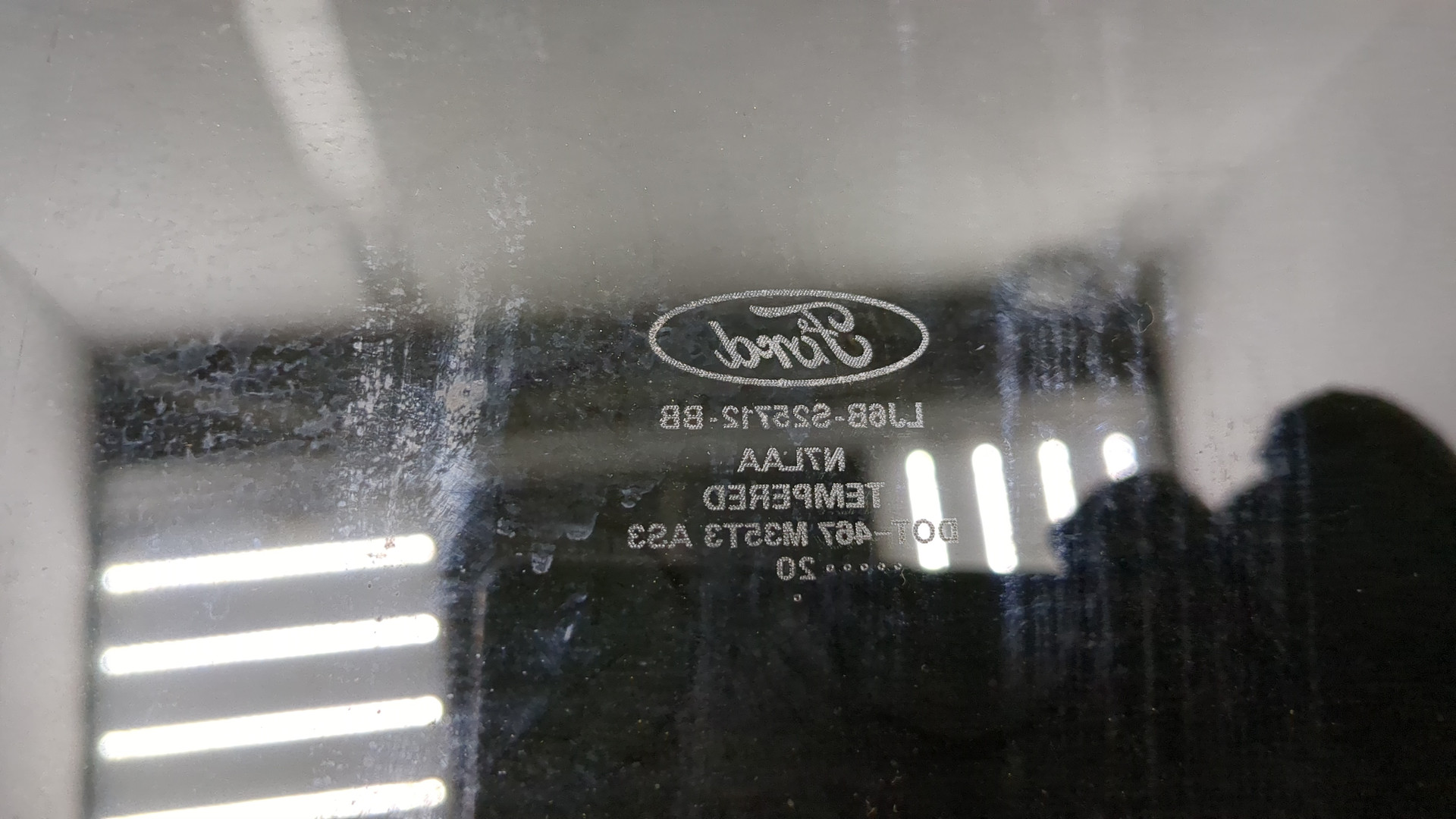 Стекло двери задней правой