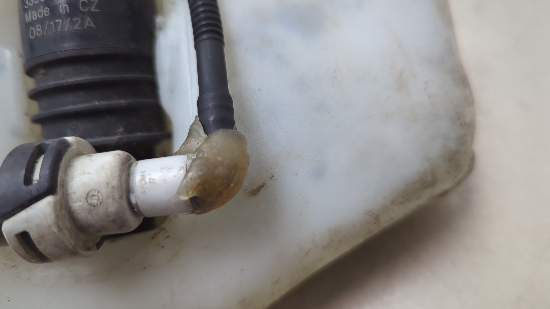 Бачок омывателя лобового стекла