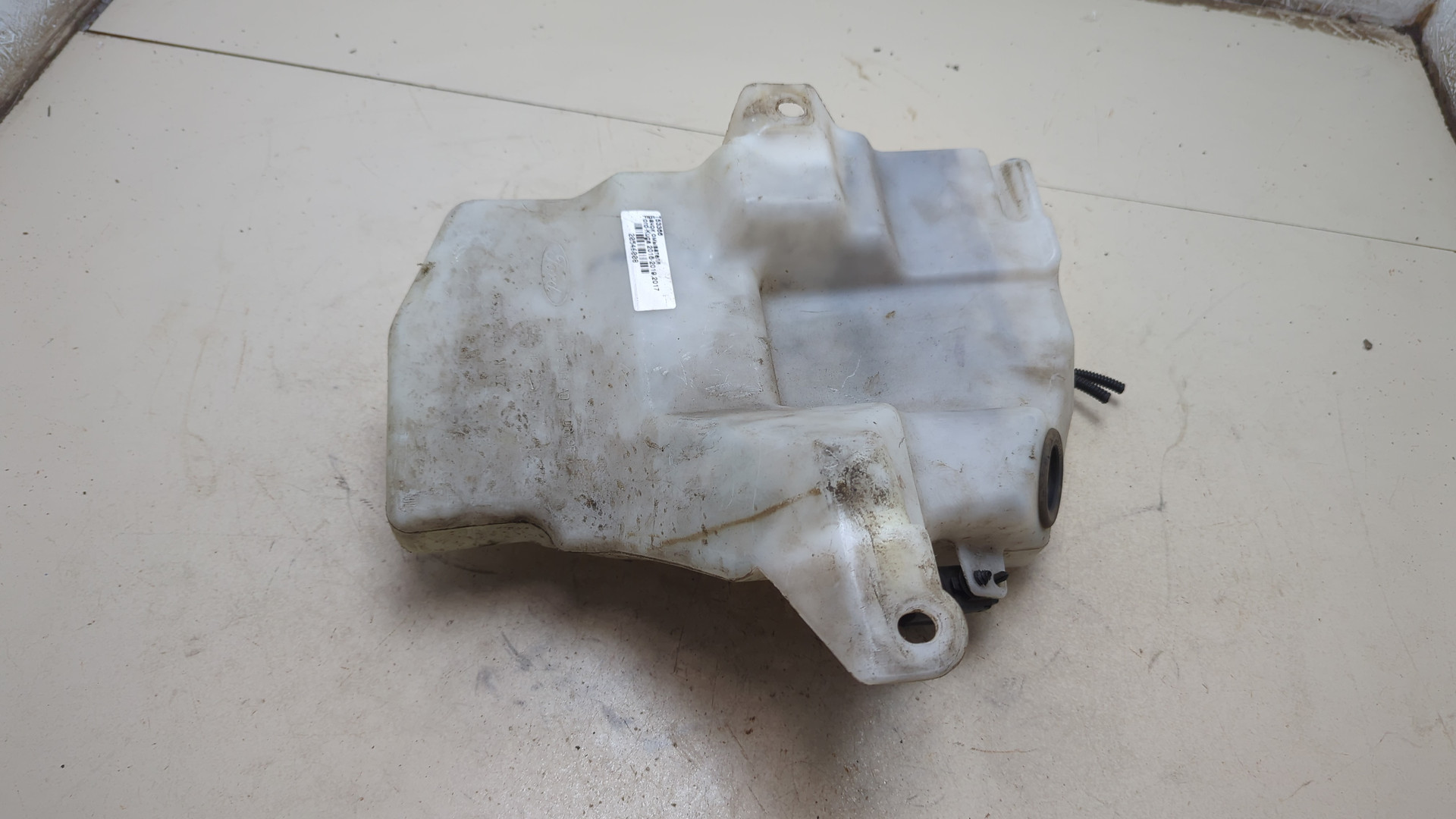 Бачок омывателя лобового стекла