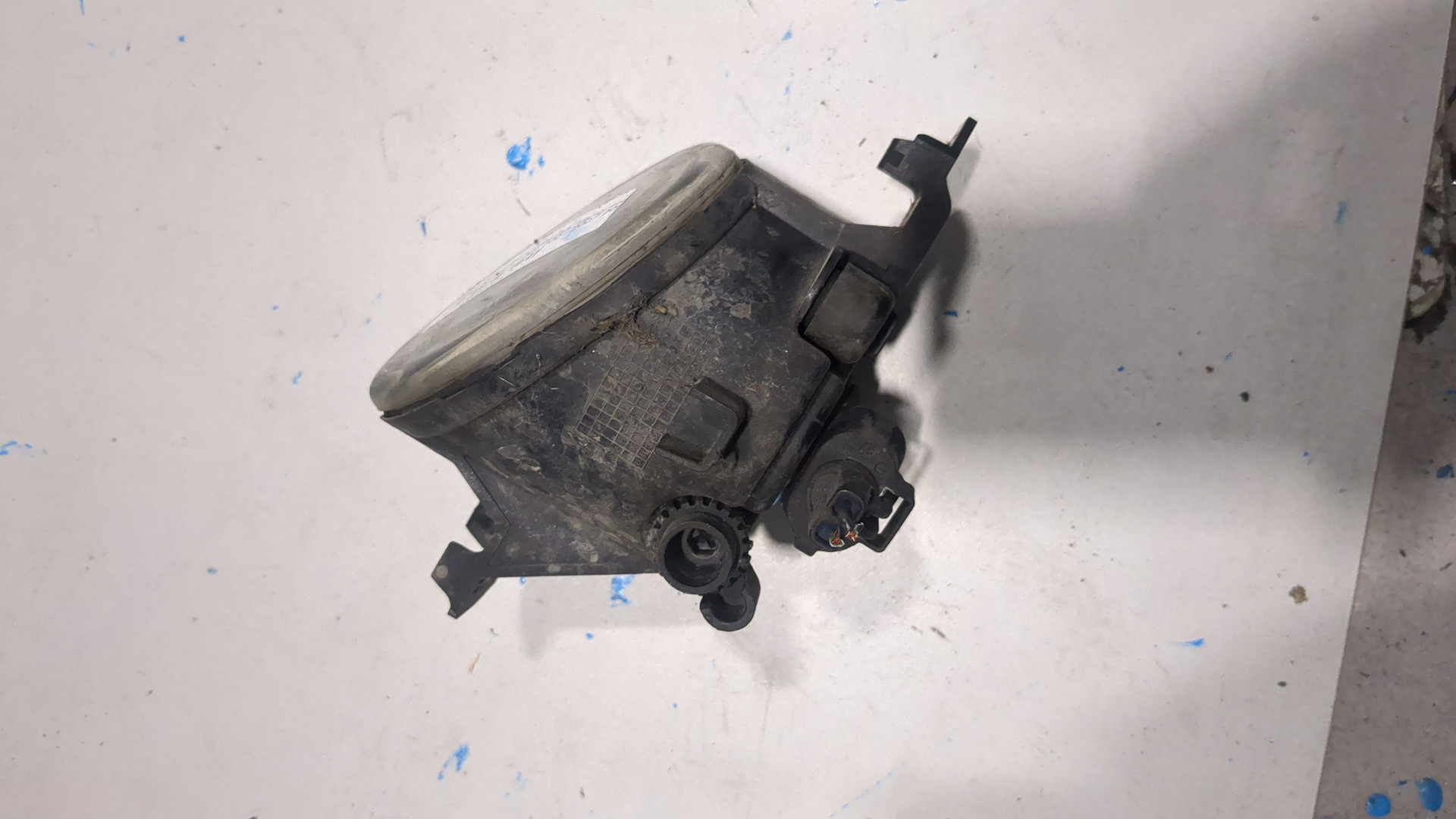 Фара противотуманная левая