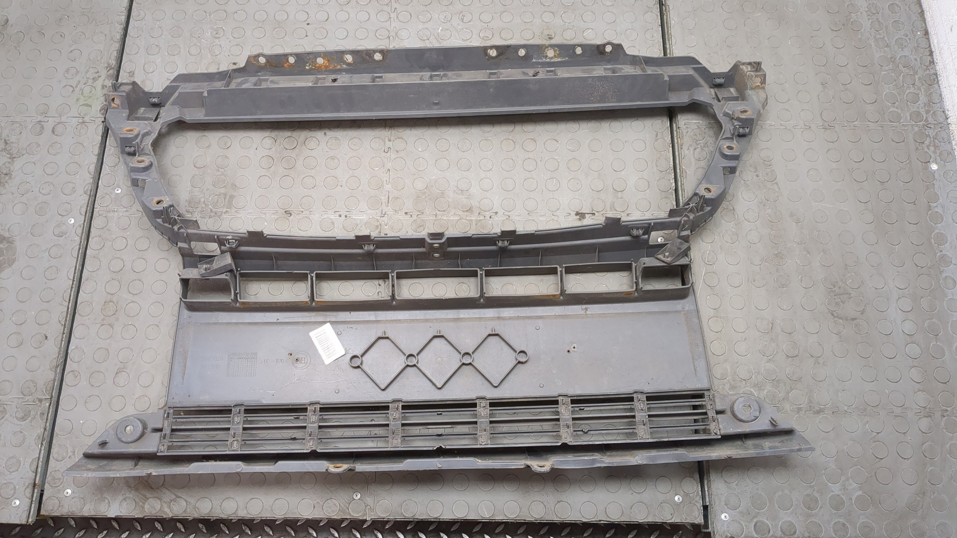 Бампер передний