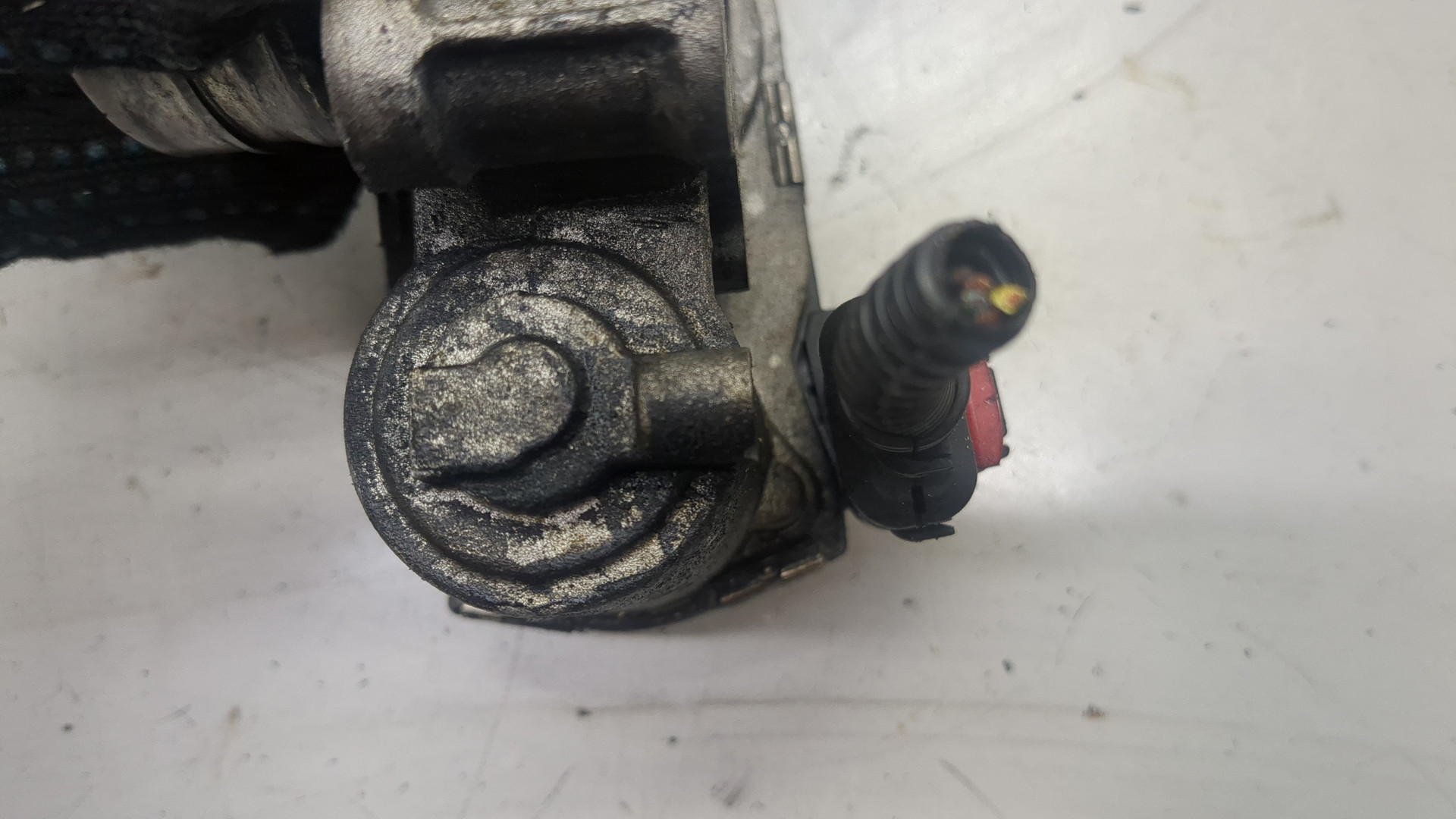 Заслонка дроссельная электрическая