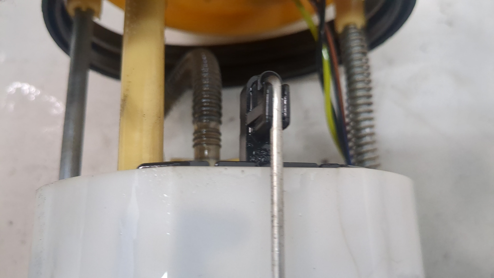 Насос топливный электрический