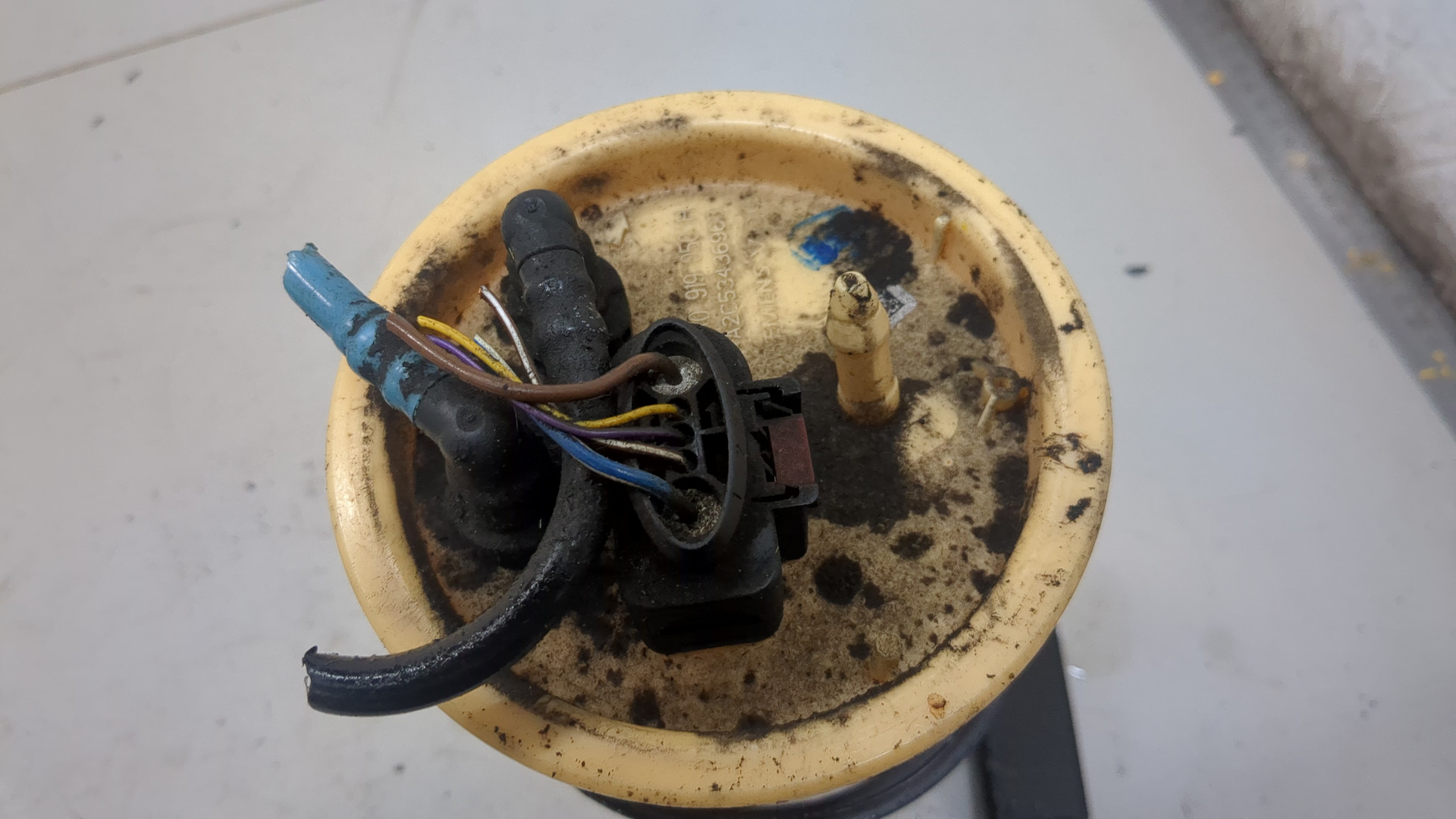 Насос топливный электрический